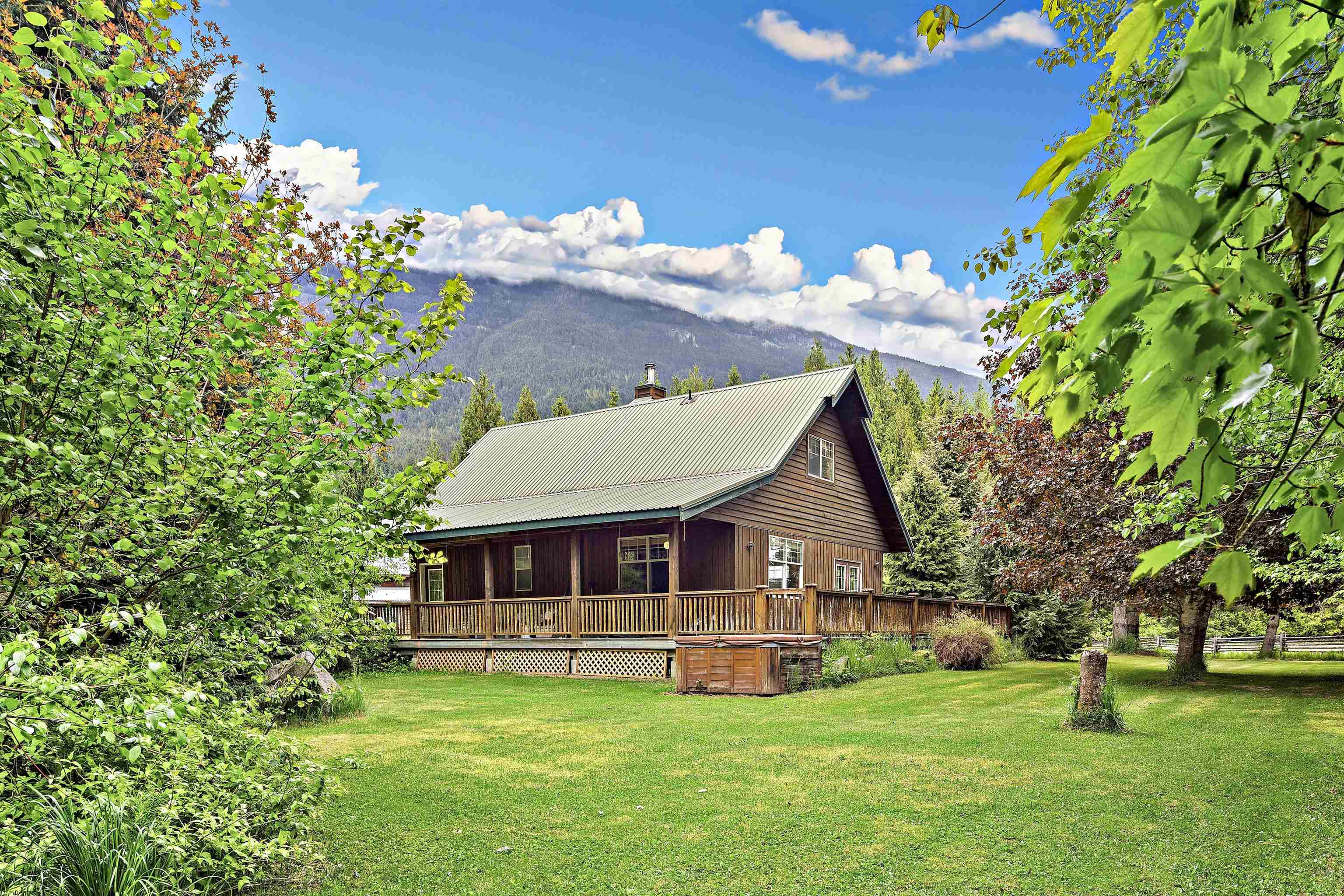 3084 Lois Road, Pemberton, BC V0N 2L0