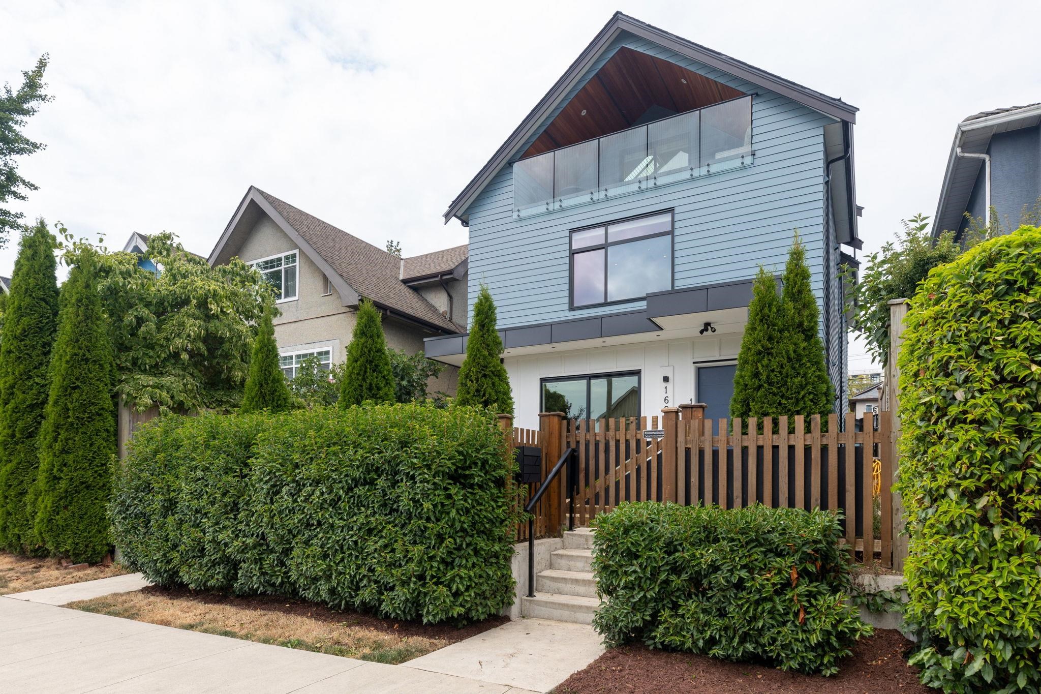 1621 East 11th Avenue #1, Vancouver, BC V5N 1Y8