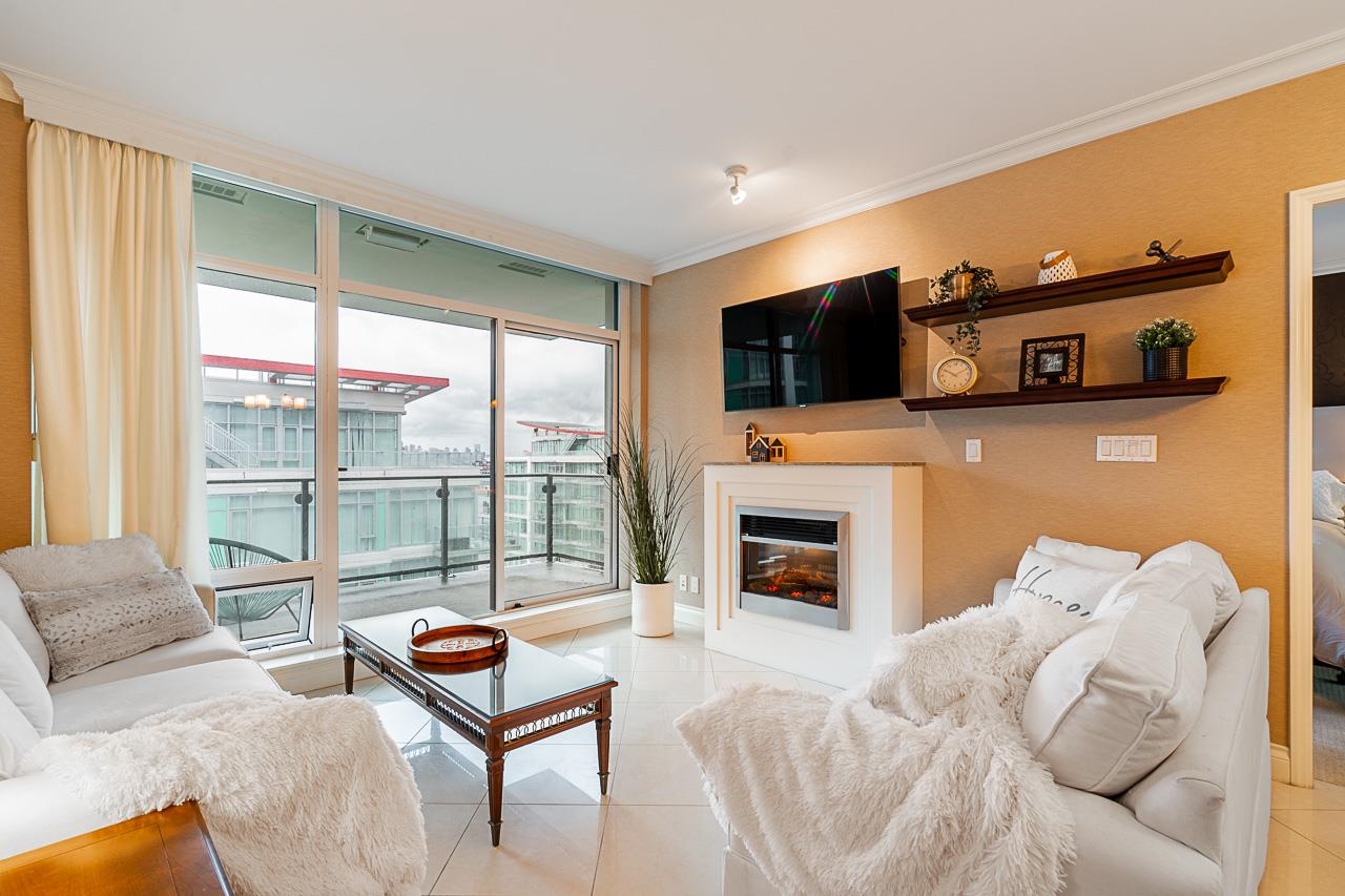 172 Victory Ship Way #905, North Vancouver, BC V7L 0B5