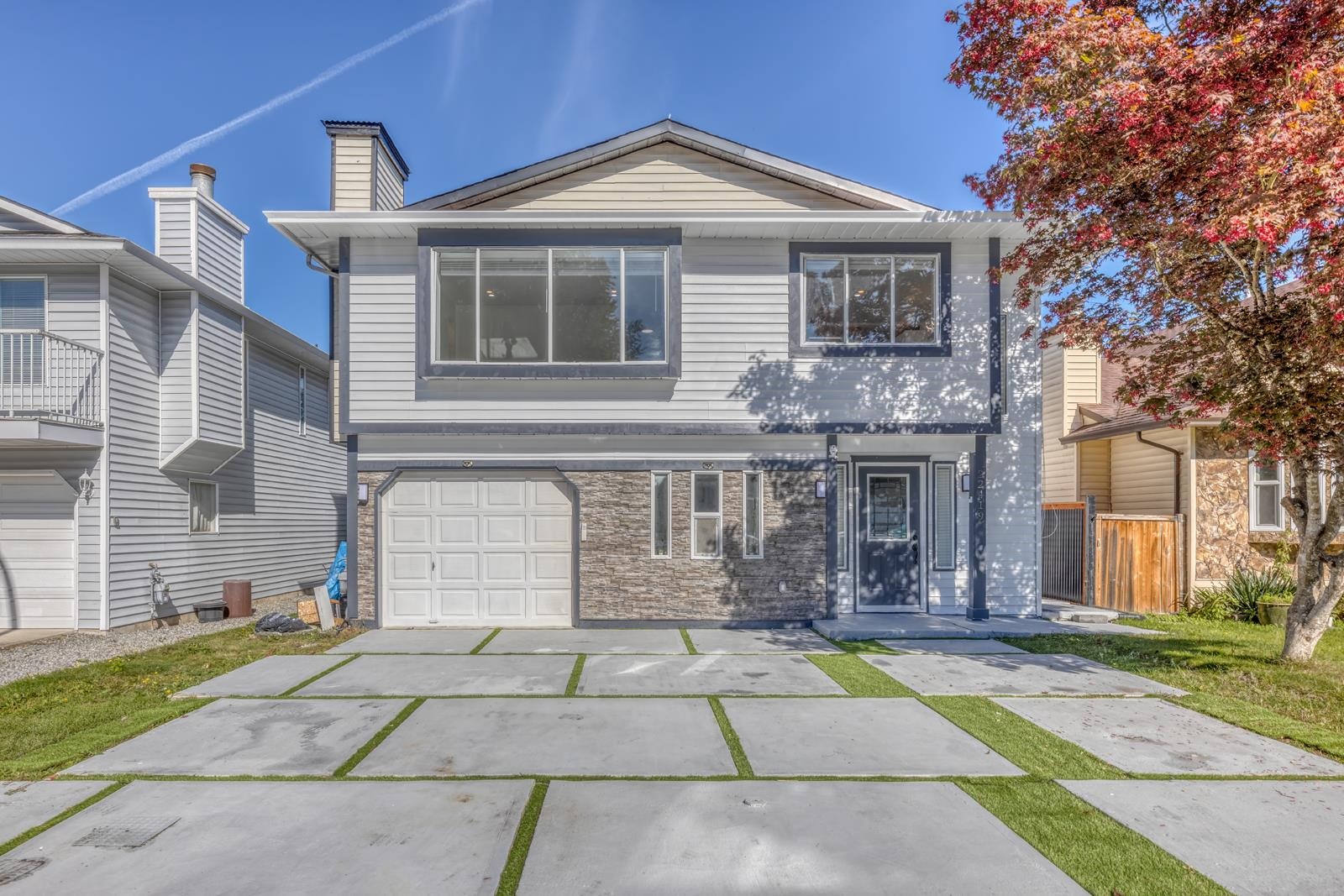 125 Avenue, Maple Ridge, BC V2X 9N8