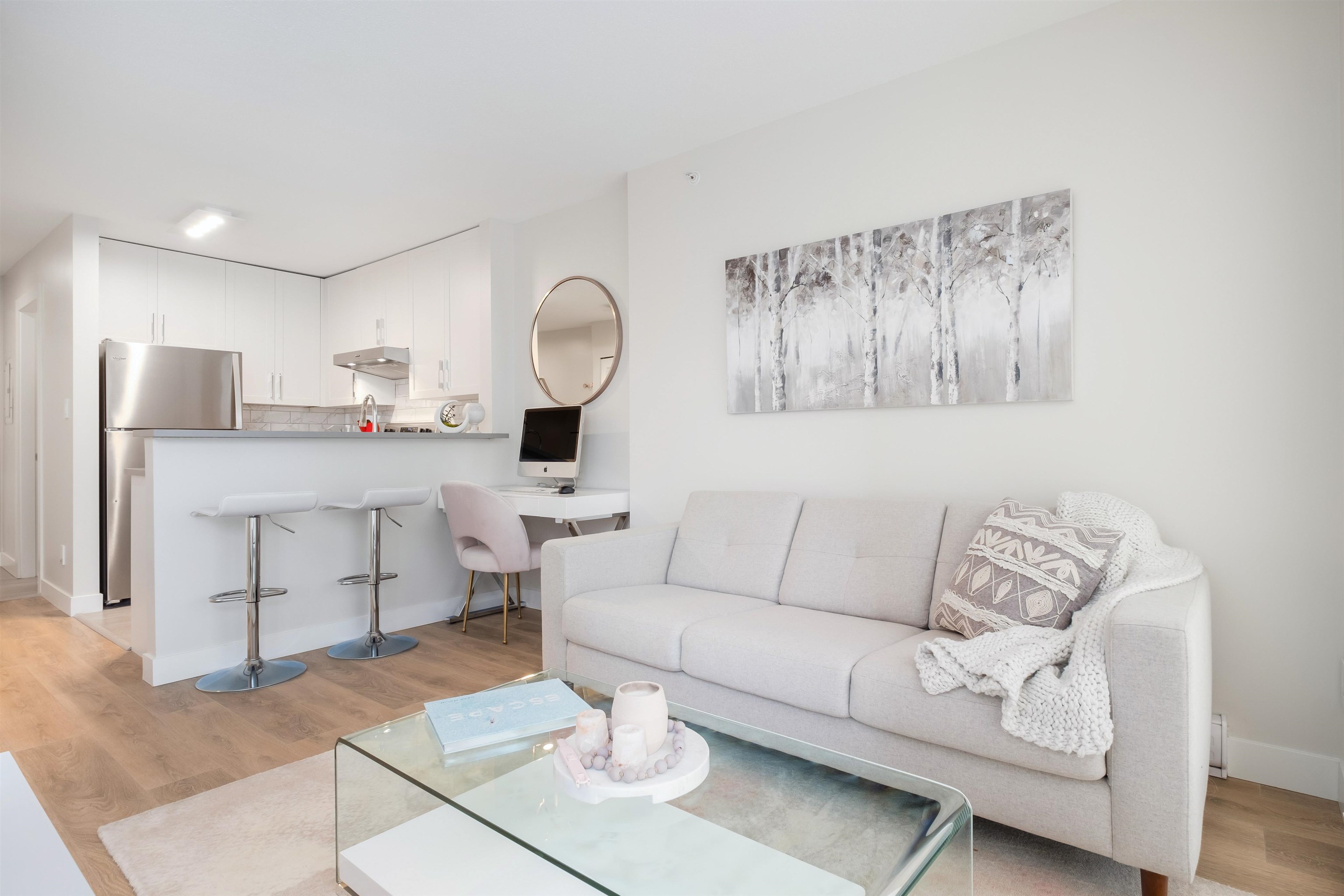 1295 Richards Street #1103, Vancouver, BC V6B 1B7