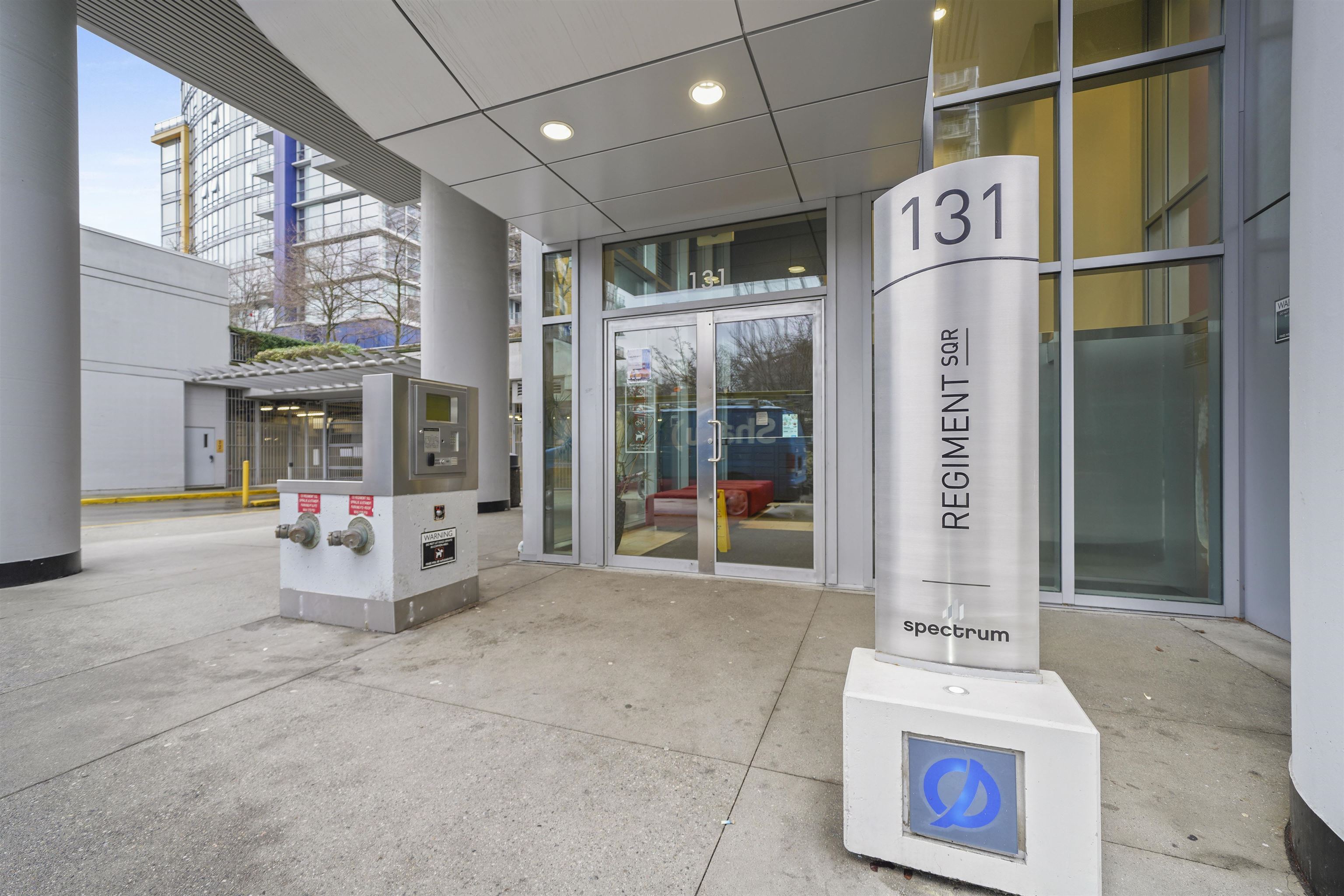 131 Regiment Square #703, Vancouver, BC V6B 1X6