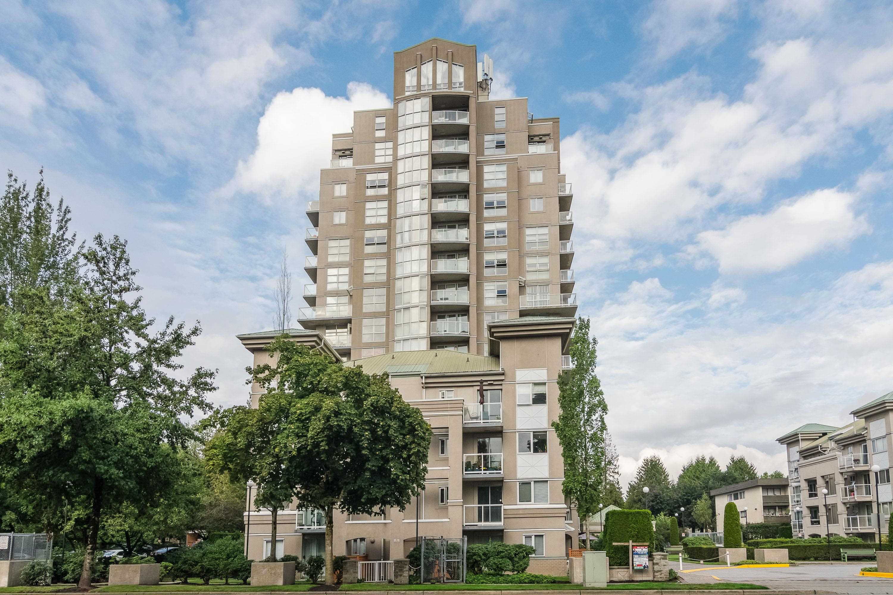 10523 University Drive #1301, Surrey, BC V3T 5T8