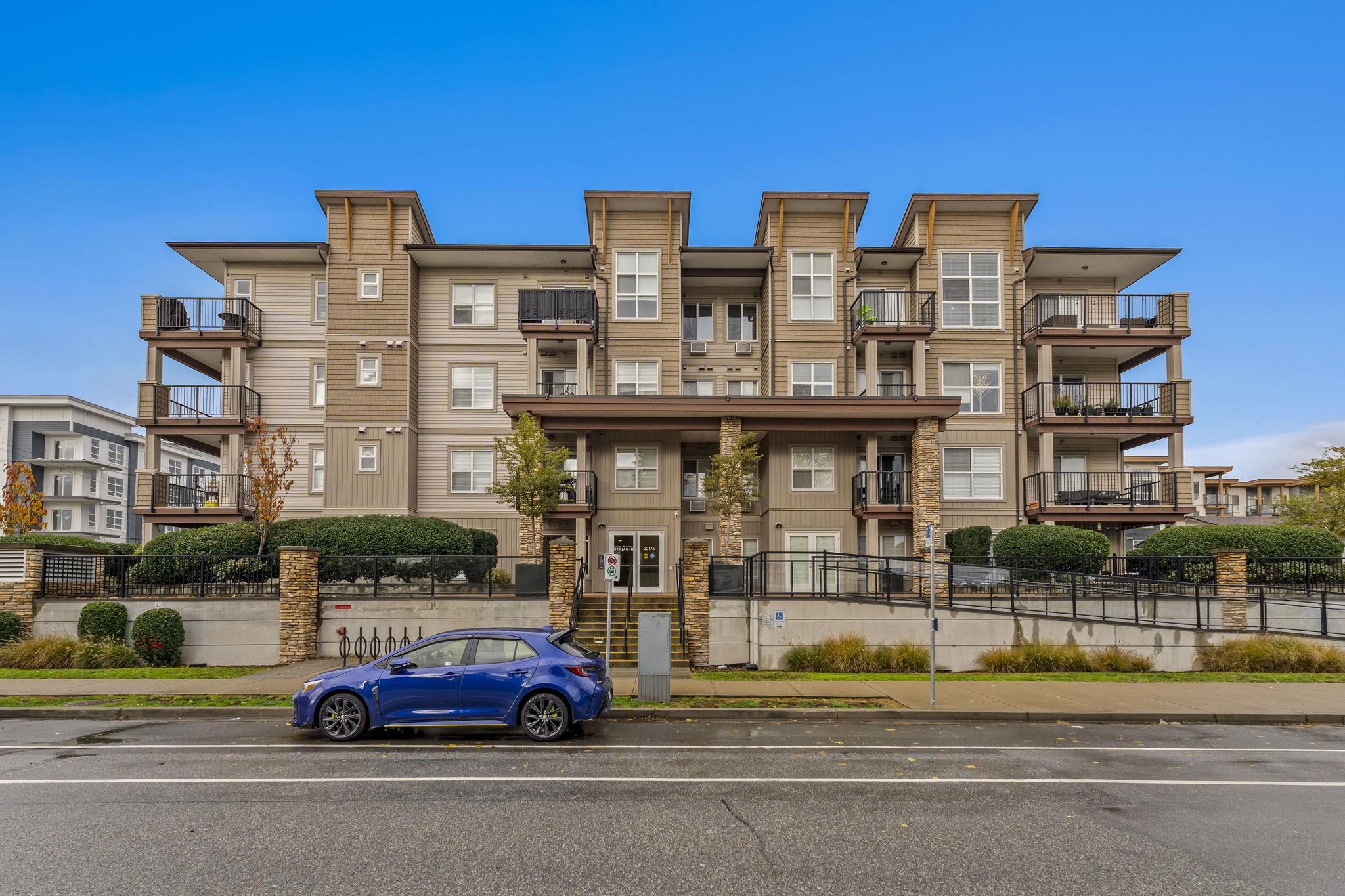 20175 53 Avenue #106, Langley, BC V3A 0J8
