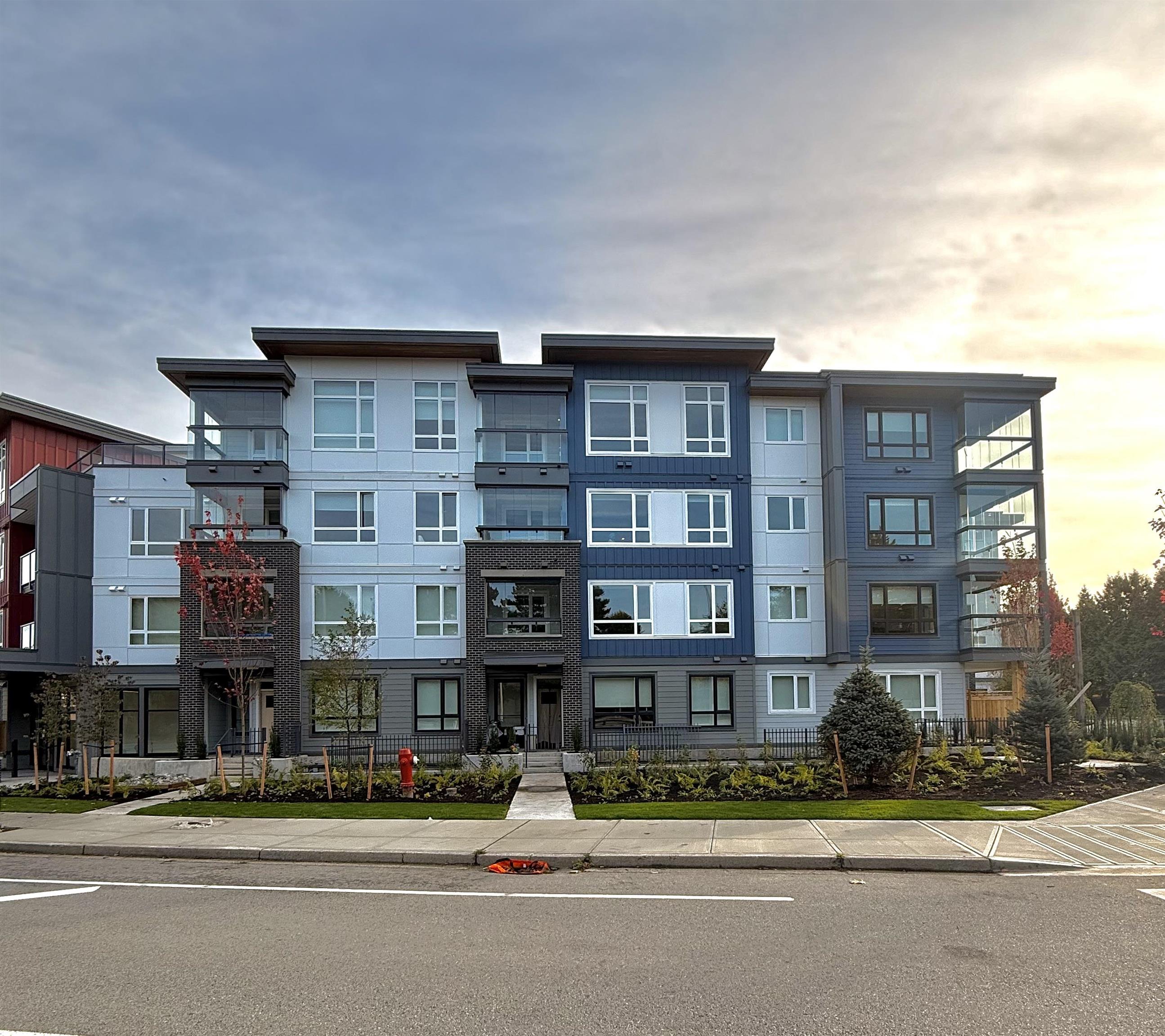 13788 76 Ave #306, Surrey, BC V3W 3V9