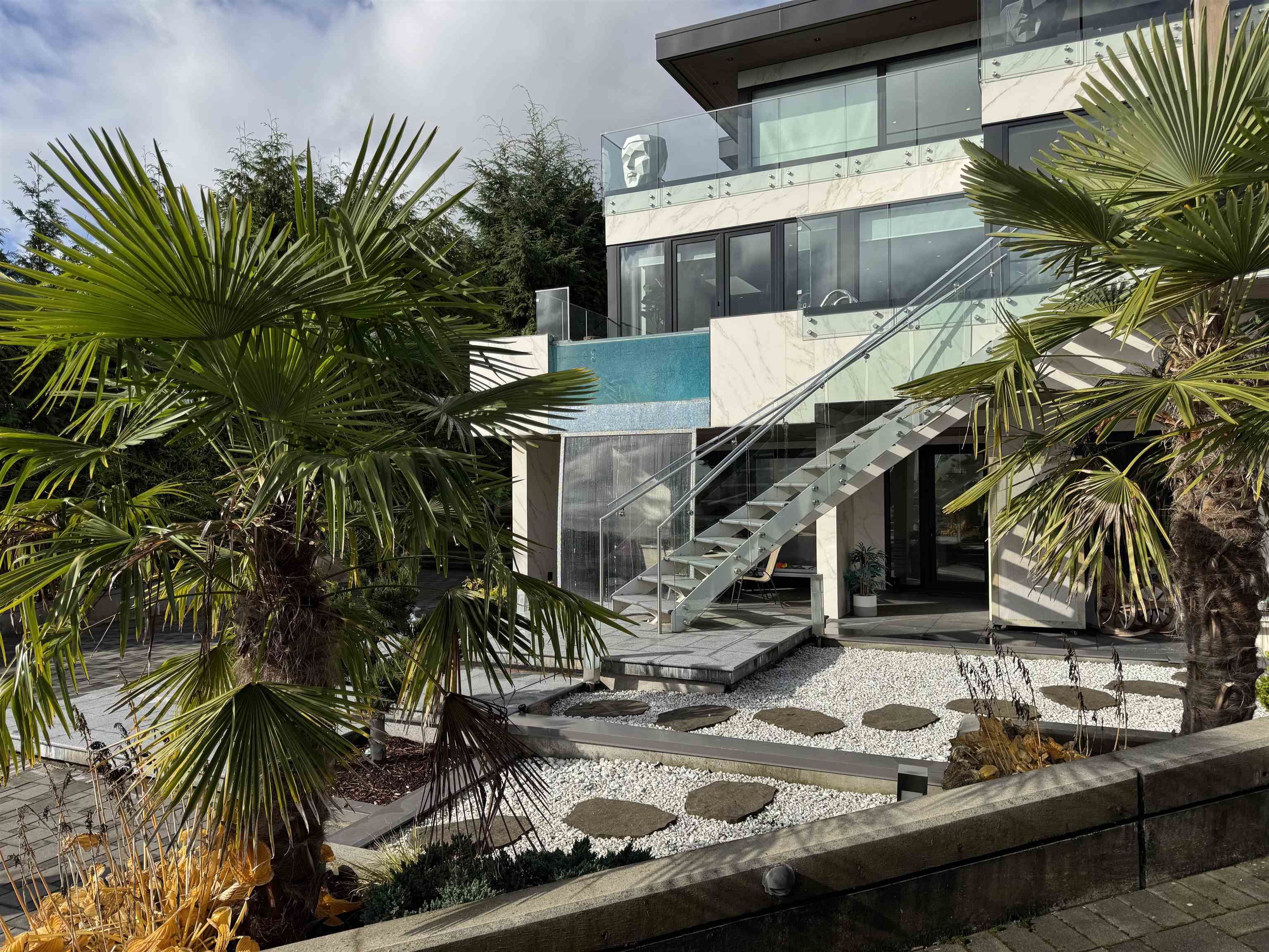 1035 Greenwood Place, West Vancouver, BC V7S 1Y2