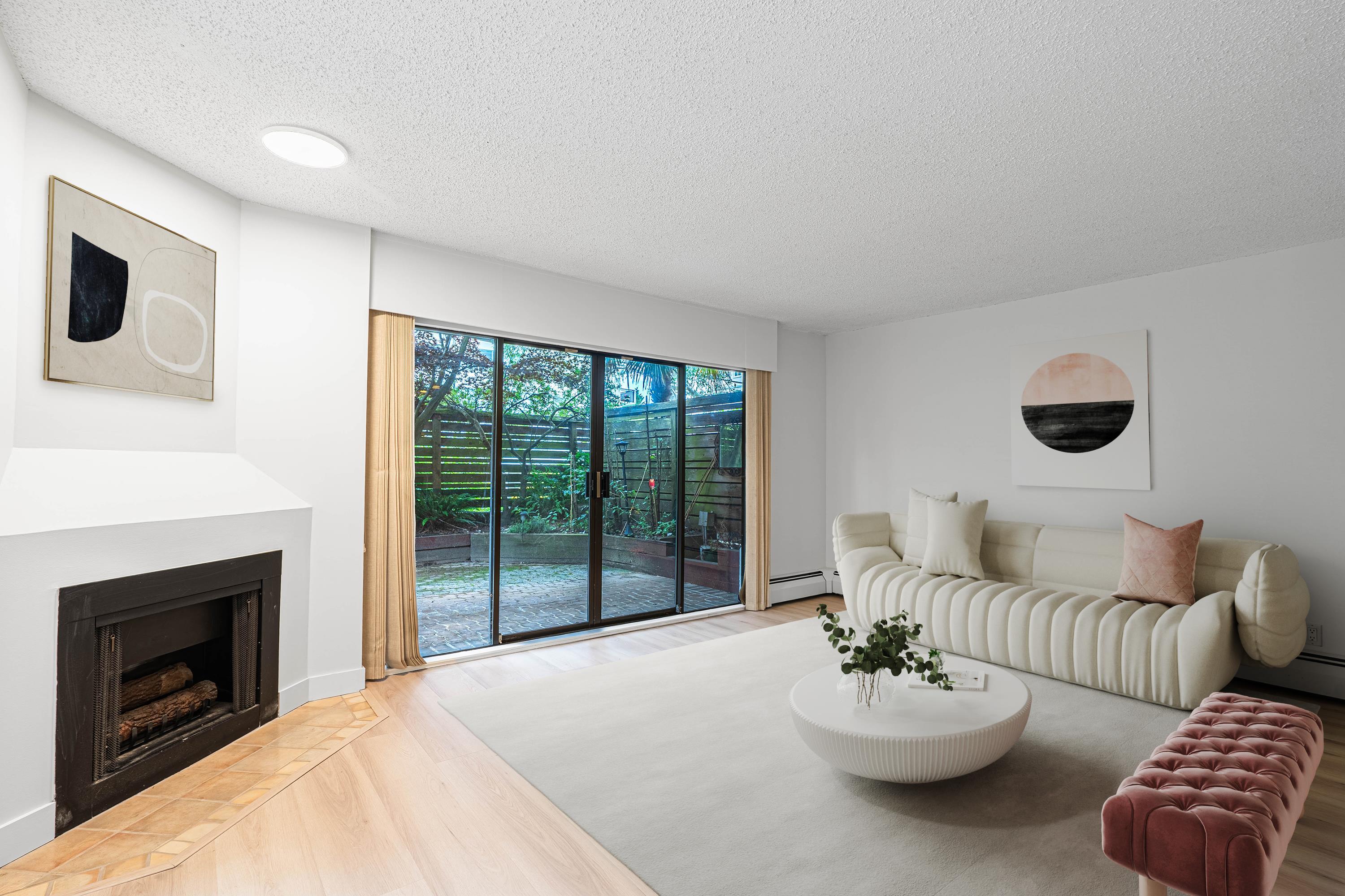 747 17th Street #102, West Vancouver, BC V7V 3T4