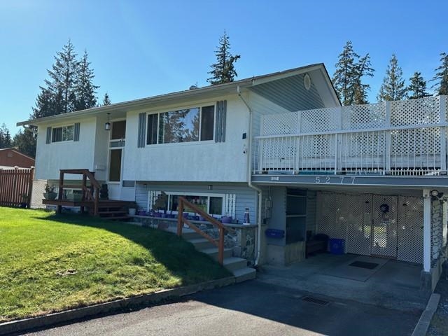 5277 Armstrong Ct, Powell River, BC V8A 4H2