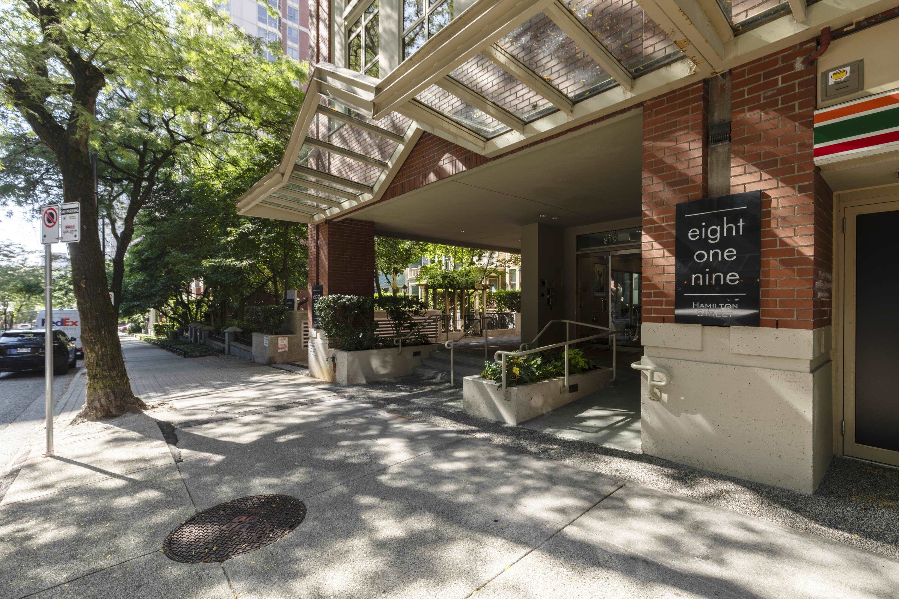 819 Hamilton Street #1105, Vancouver, BC V6B 6M2