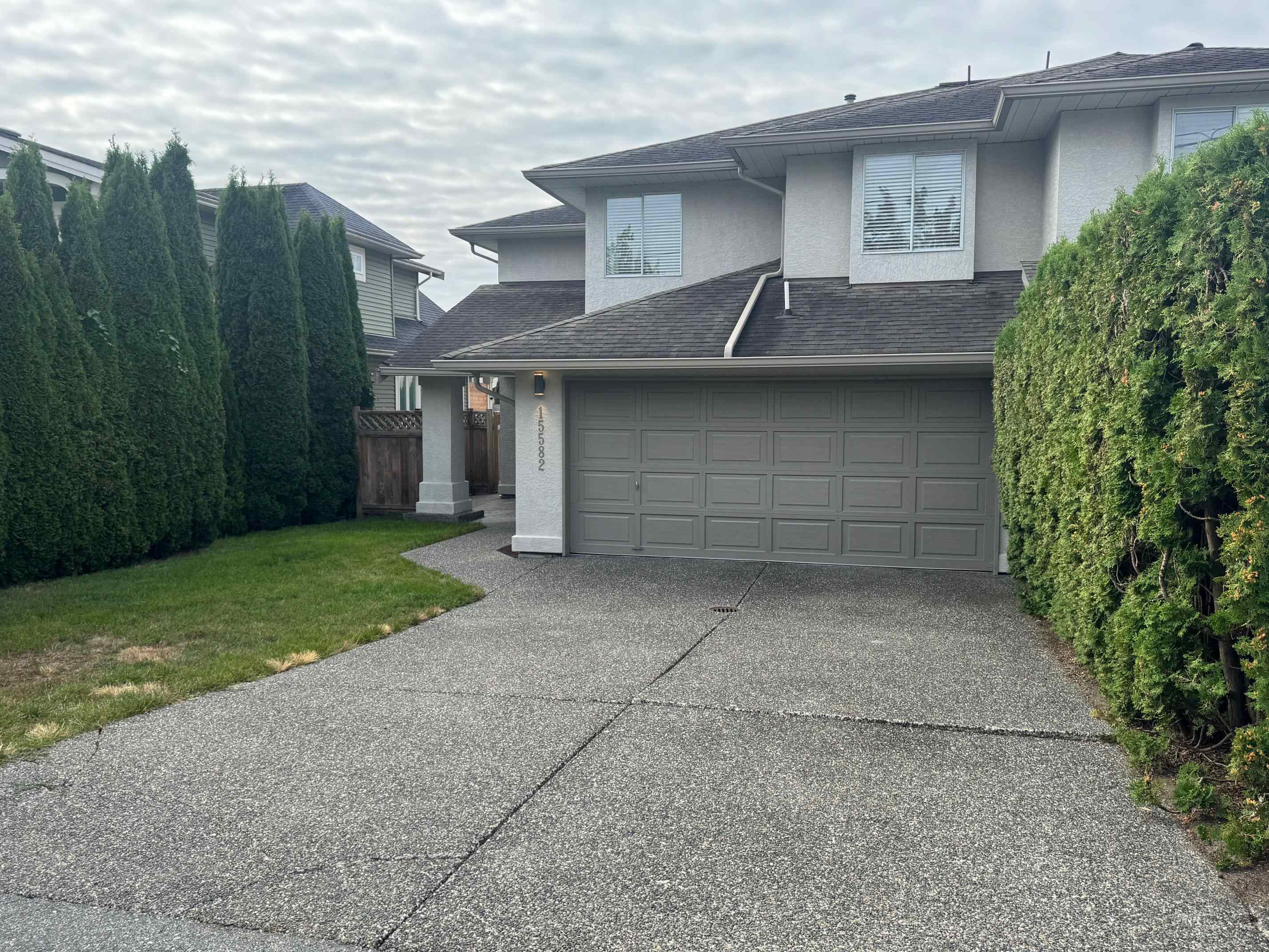 15582 Russell Avenue, White Rock, BC V4B 2R3