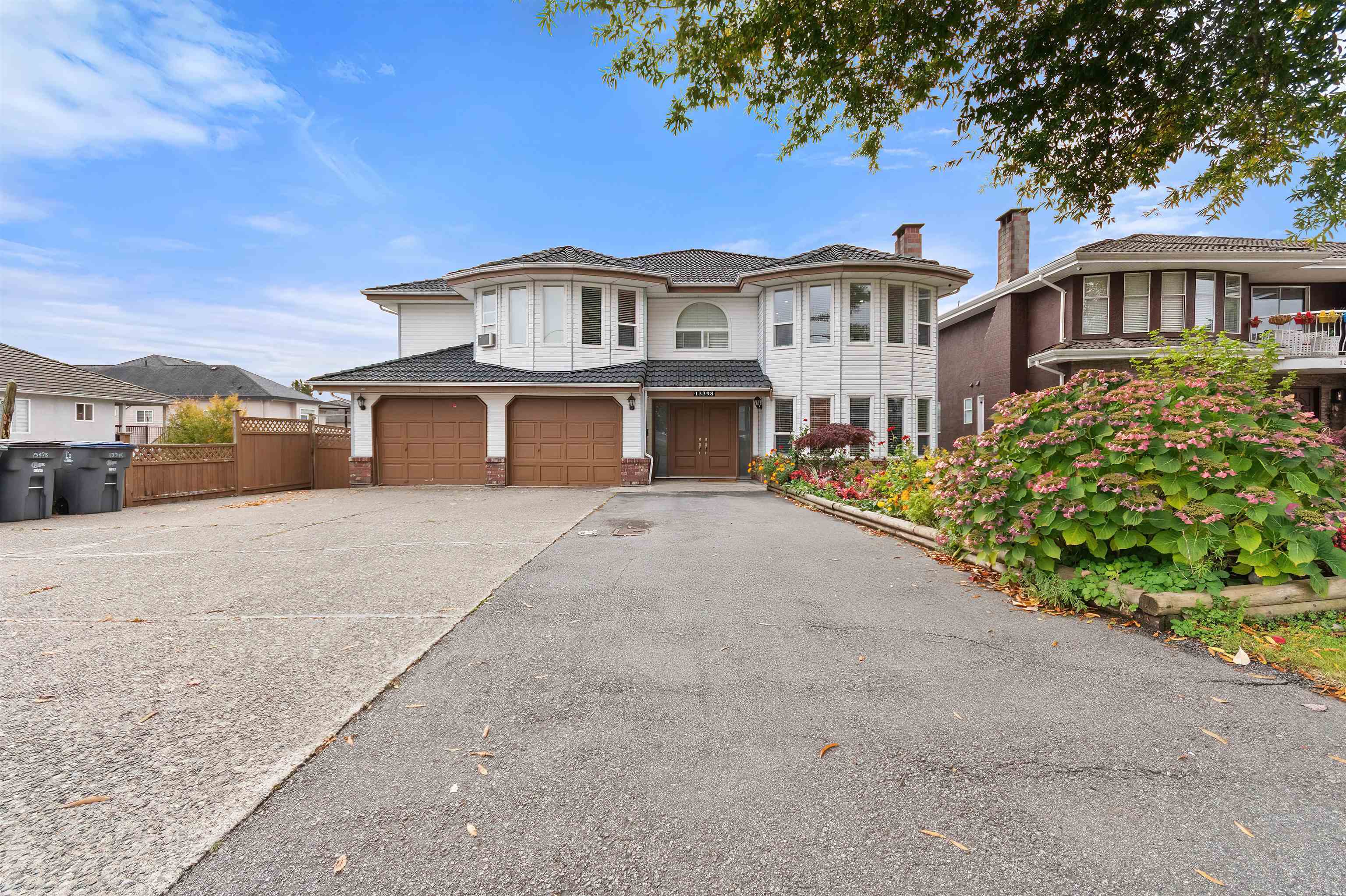 89 Avenue, Surrey, BC V3V 7W1