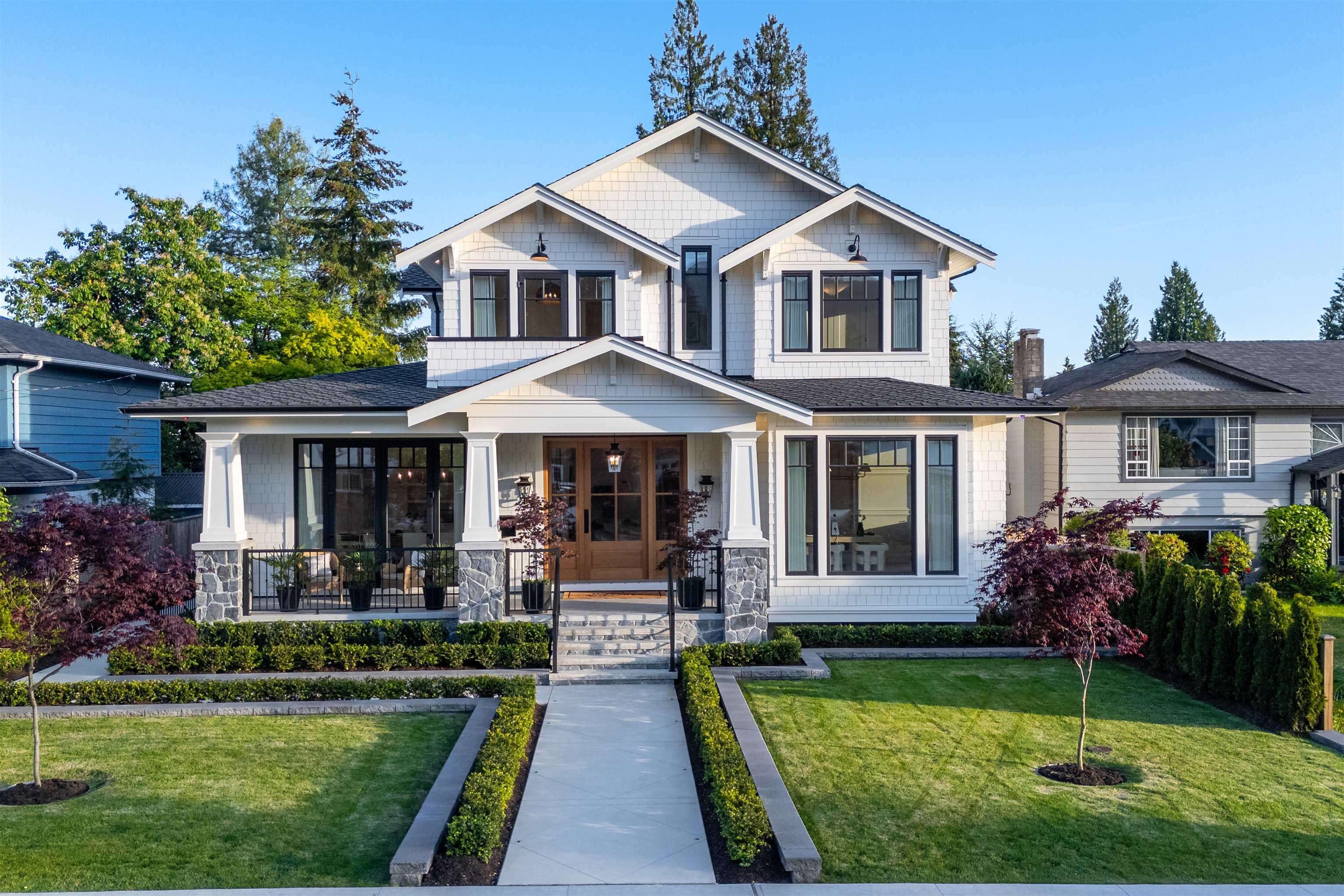 821 16th Street East, North Vancouver, BC V7L 2V3