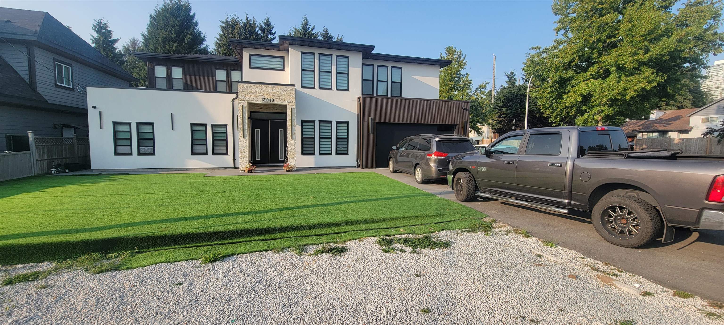 101a Avenue, Surrey, BC V3T 1M3