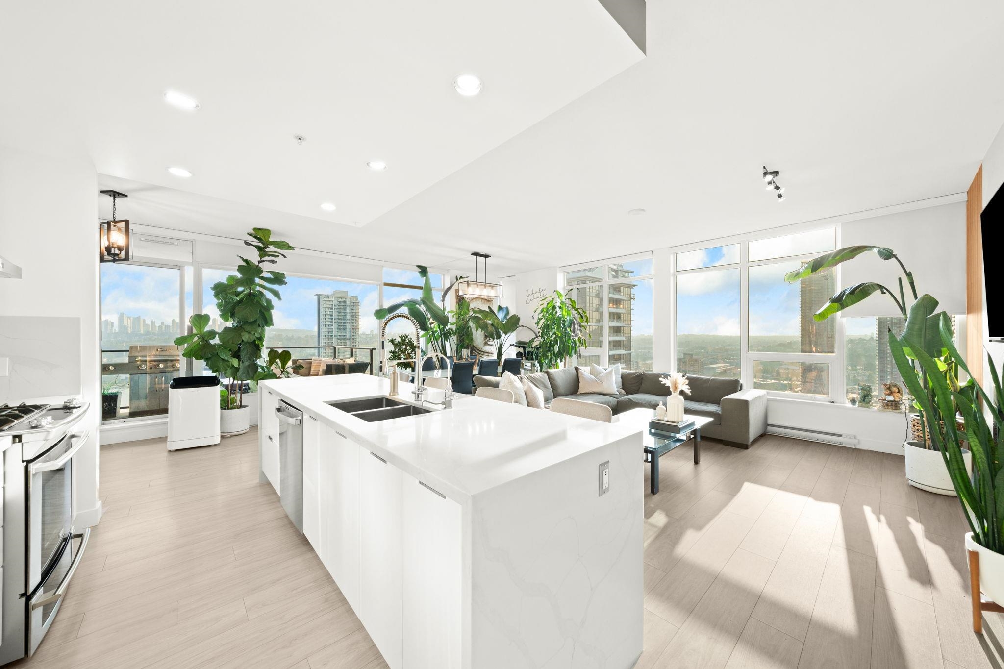 2077 Rosser Avenue #2604, Burnaby, BC V5C 0G6