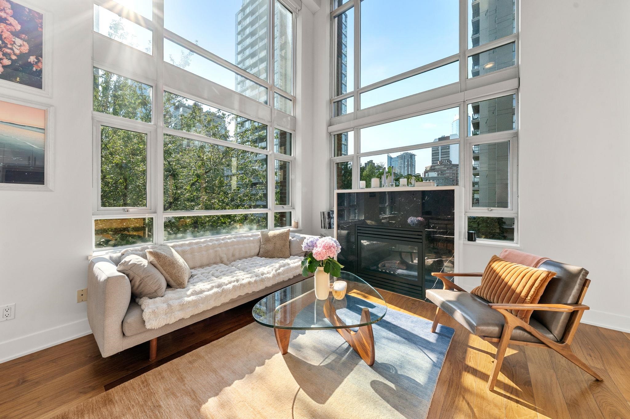 988 Richards Street #407, Vancouver, BC V6B 8R2