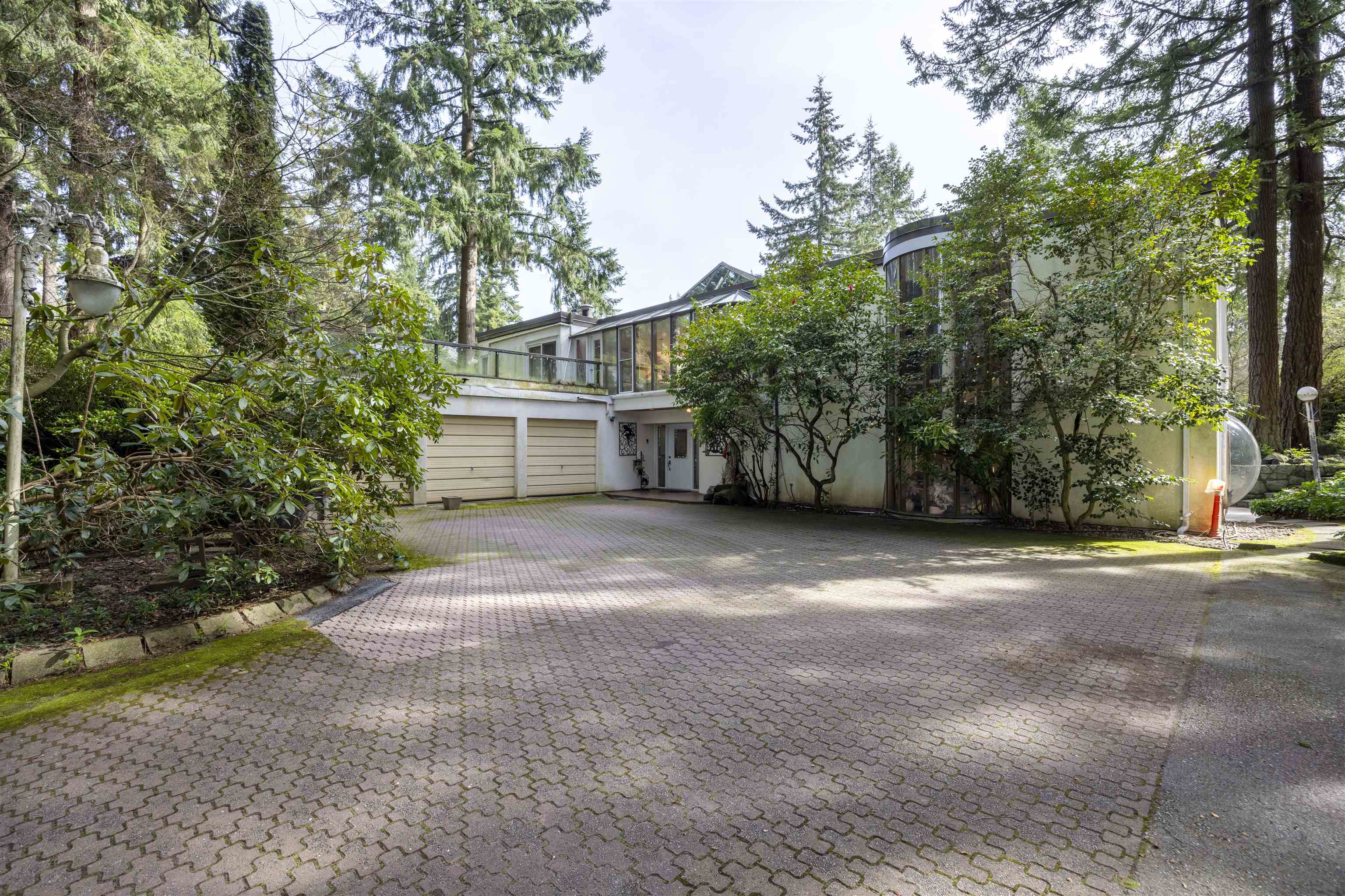 28 Avenue, Surrey, BC V4P 1T3