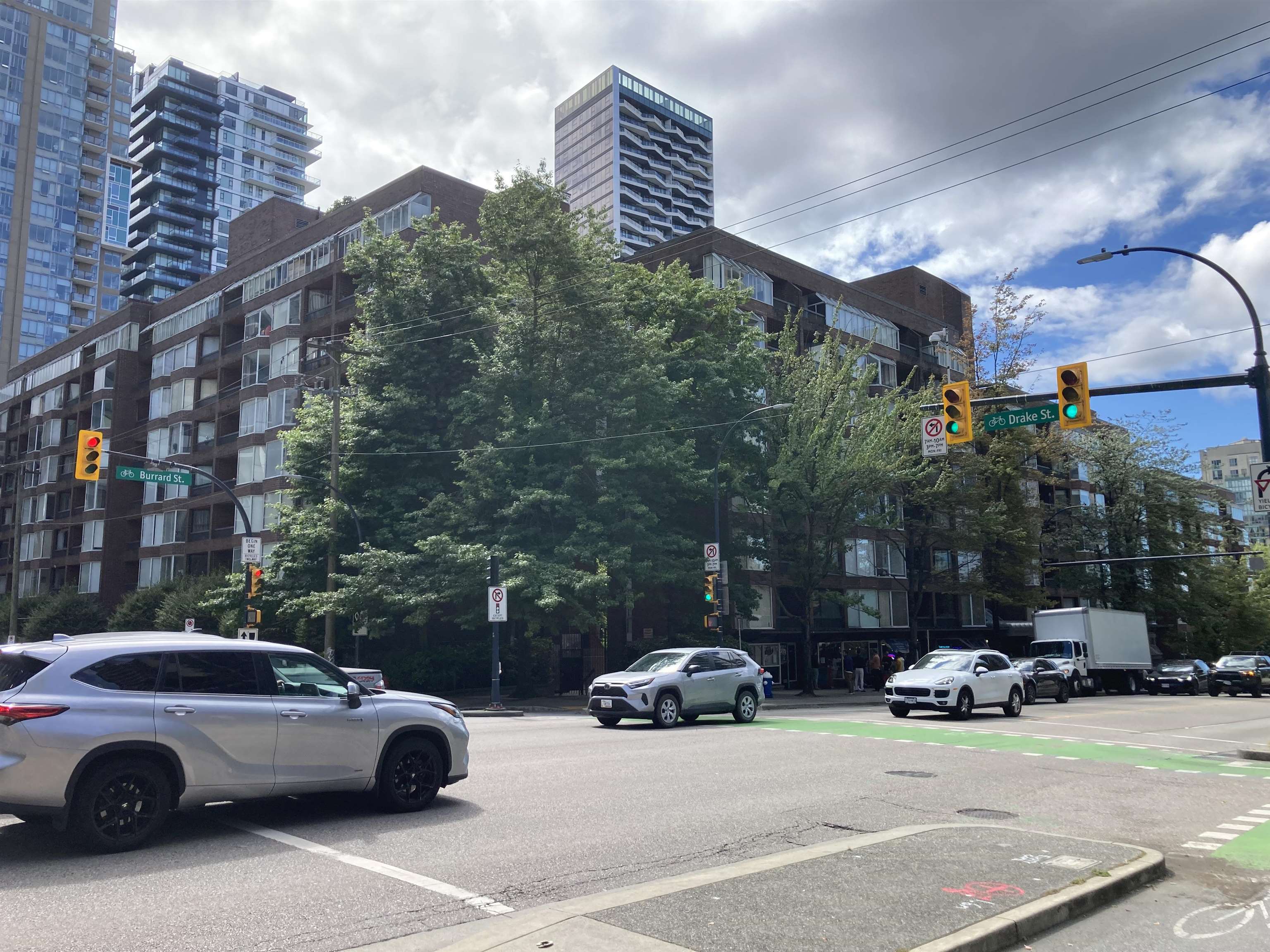 1330 Burrard Street #411, Vancouver, BC V6Z 2B8