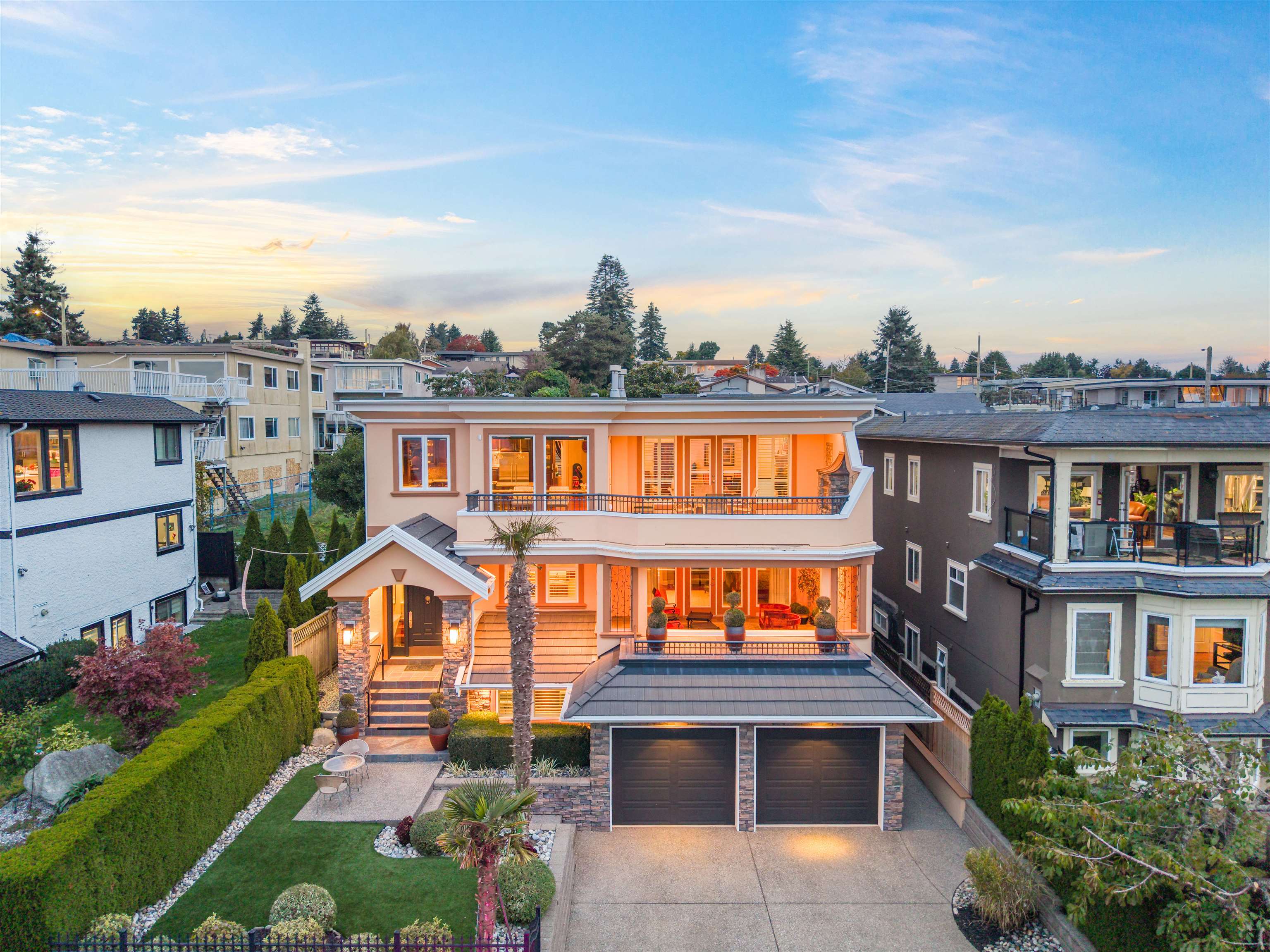 15781 Pacific Avenue, White Rock, BC V4B 1S5