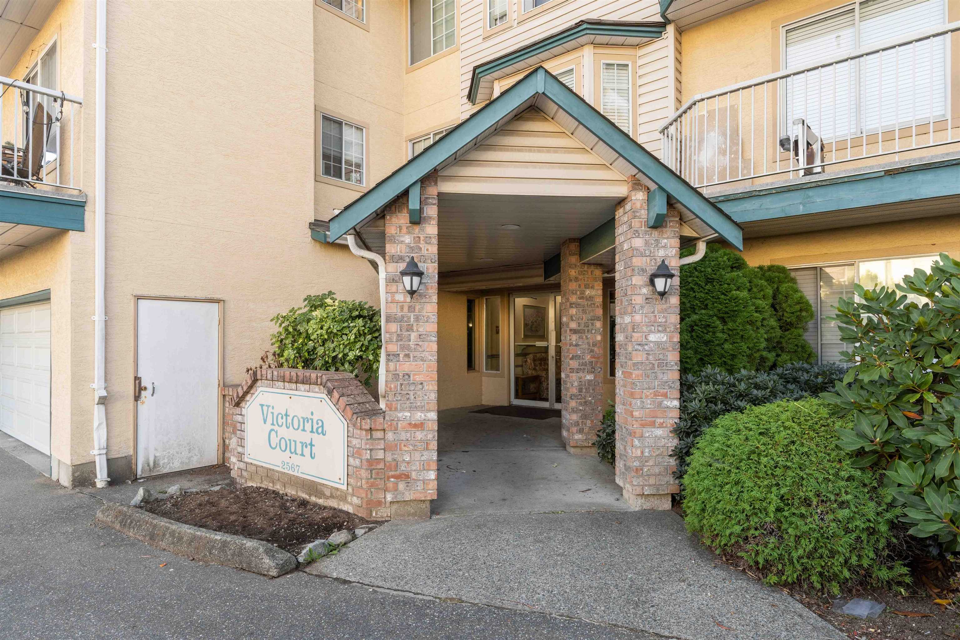 2567 Victoria Street #206, Abbotsford, BC V2T 2T4