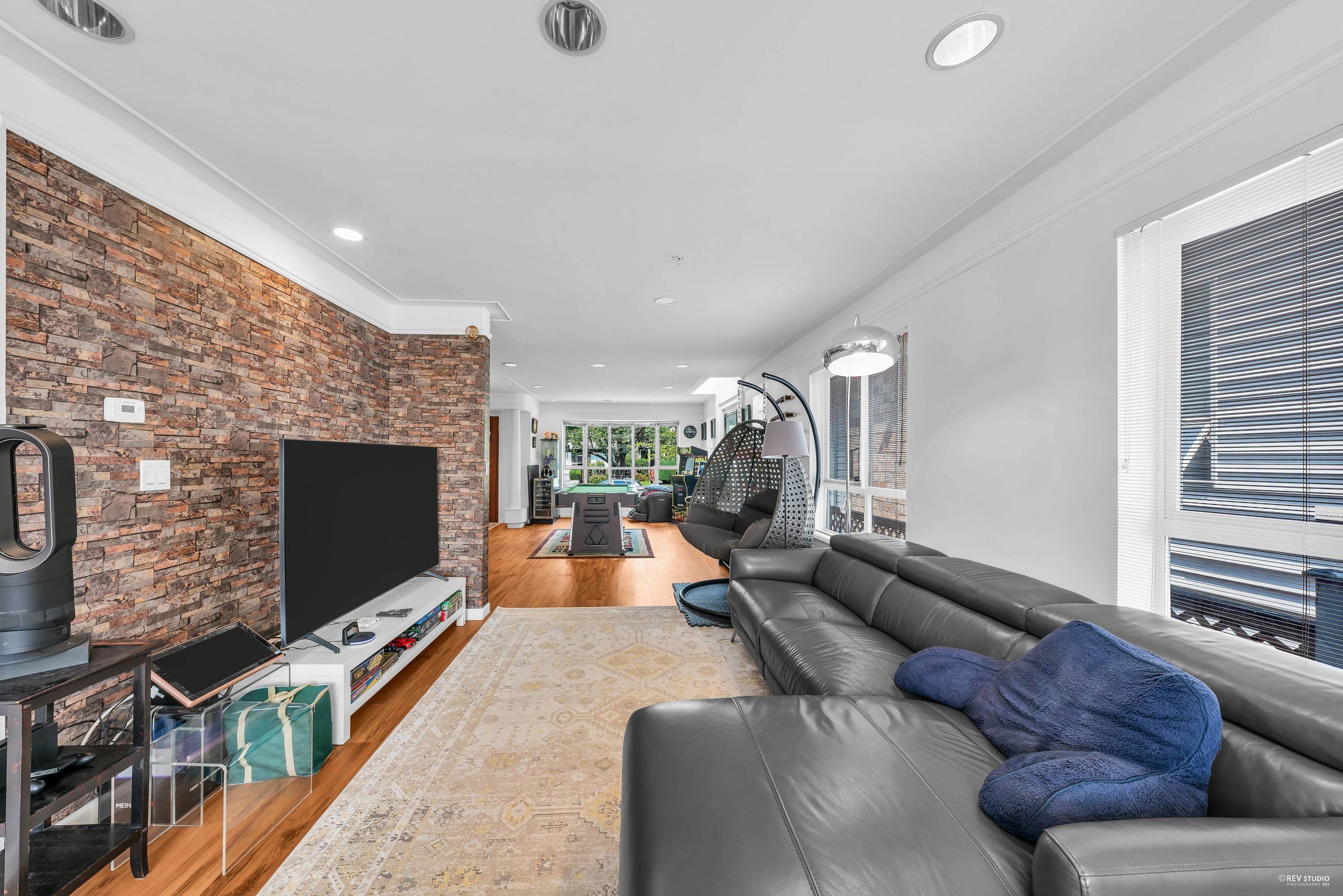2848 West 20th Avenue, Vancouver, BC V6L 1H3