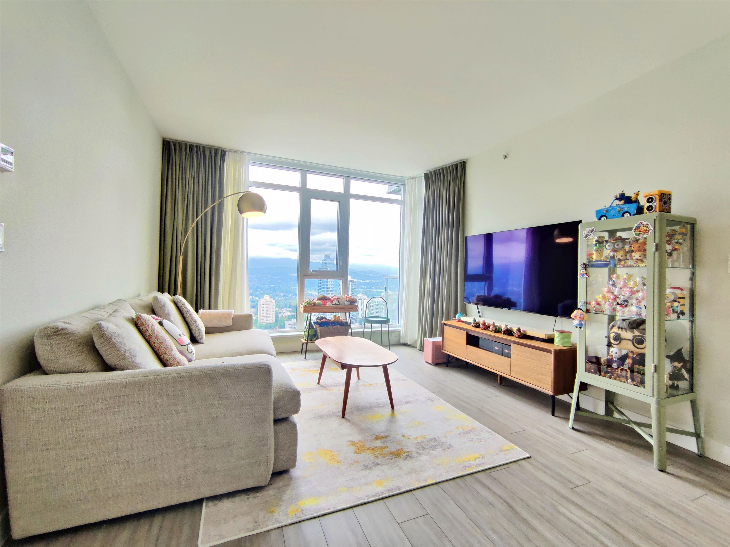 4458 Beresford Street #3303, Burnaby, BC V5H 0J1