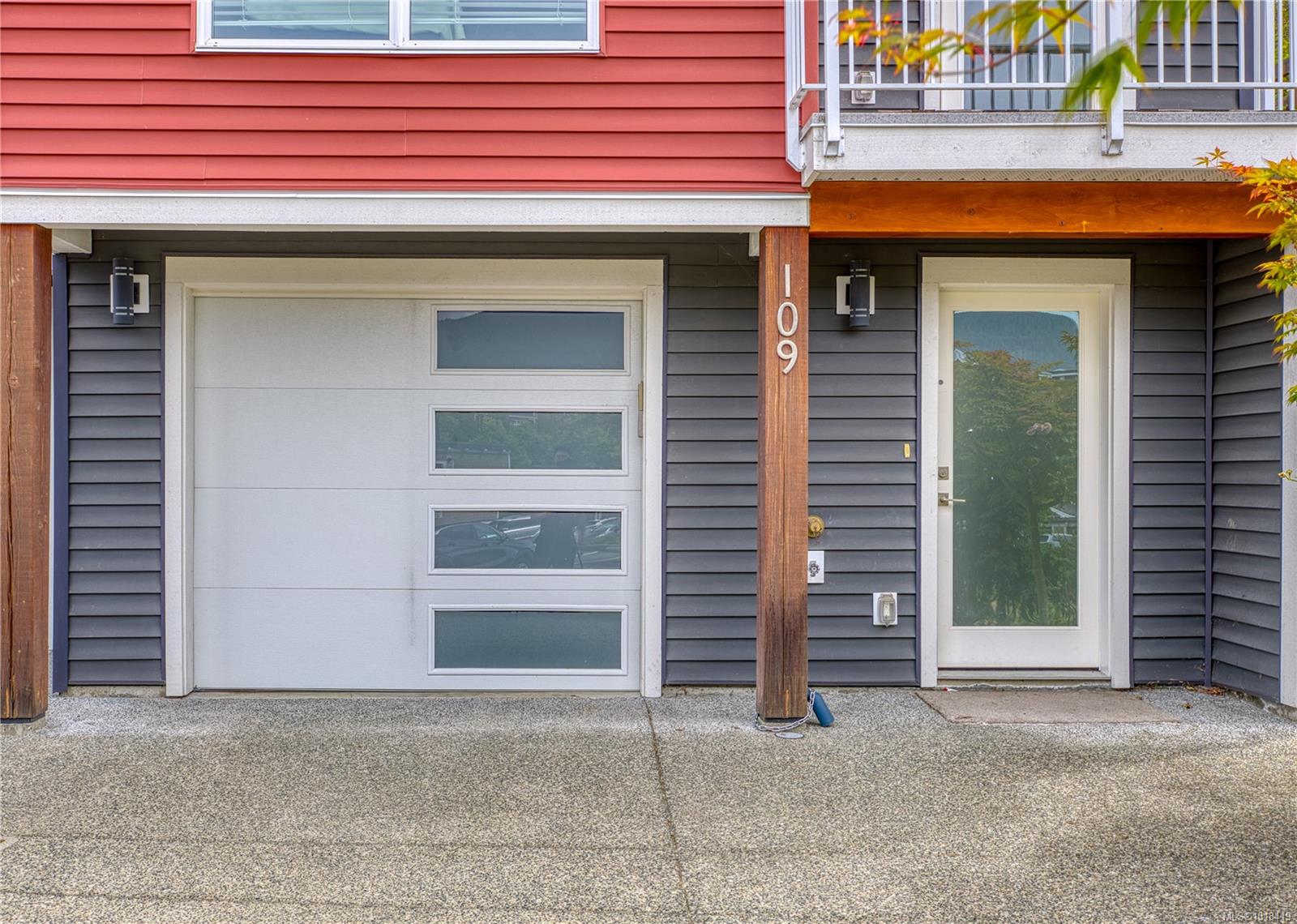 1800 Summerhill Pl Apt 109, Nanaimo, BC V9S 0C7