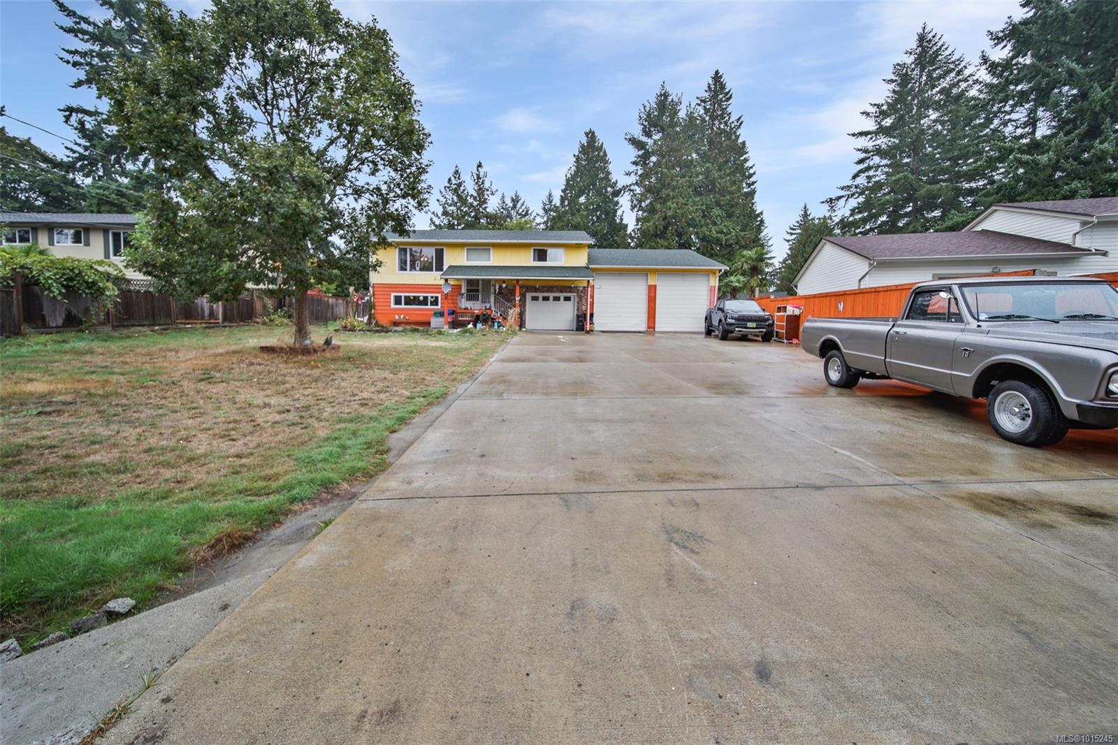 5886 Broadway Rd, Nanaimo, BC V9Y 1E5