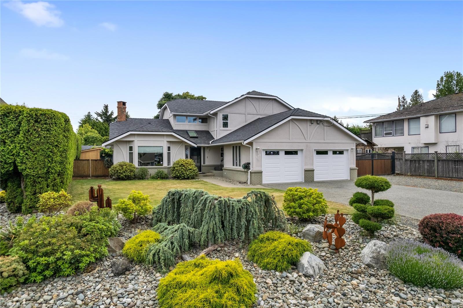 870 Cavin Rd, Parksville, BC V9P 1Z9