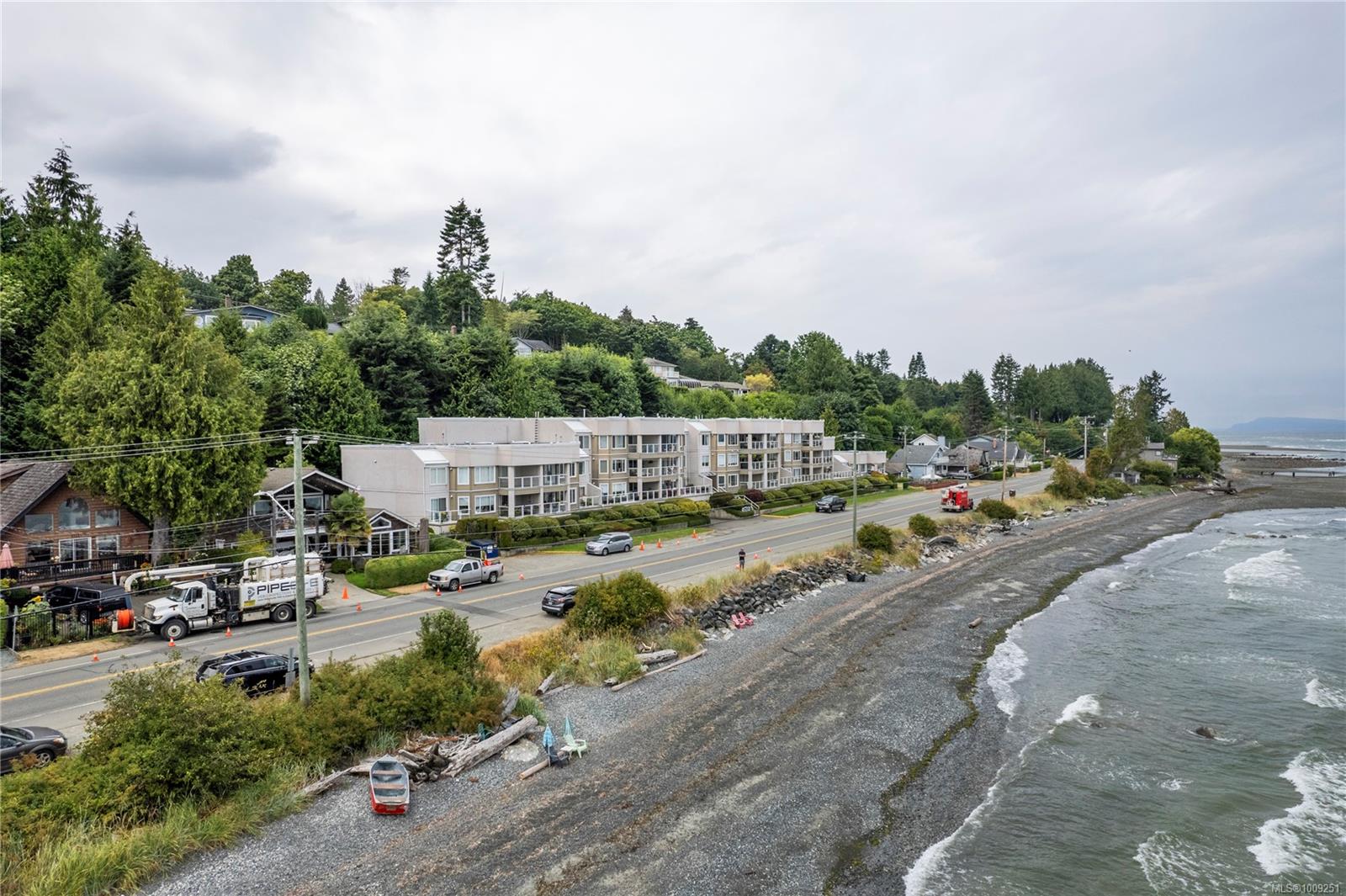 3156 Island Hwy W Apt 301, Qualicum Beach, BC V9K 2J7