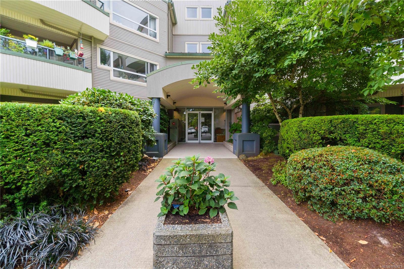 1685 Estevan Rd Apt 112, Nanaimo, BC V9S 5V9
