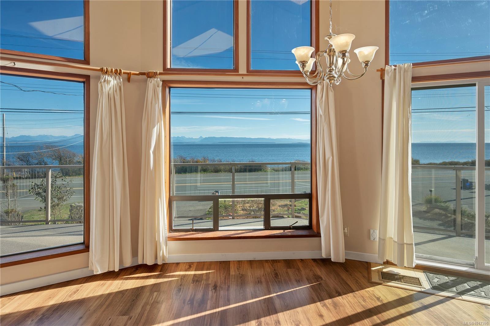 2946 Island Hwy S, Campbell River, BC V9W 1C8