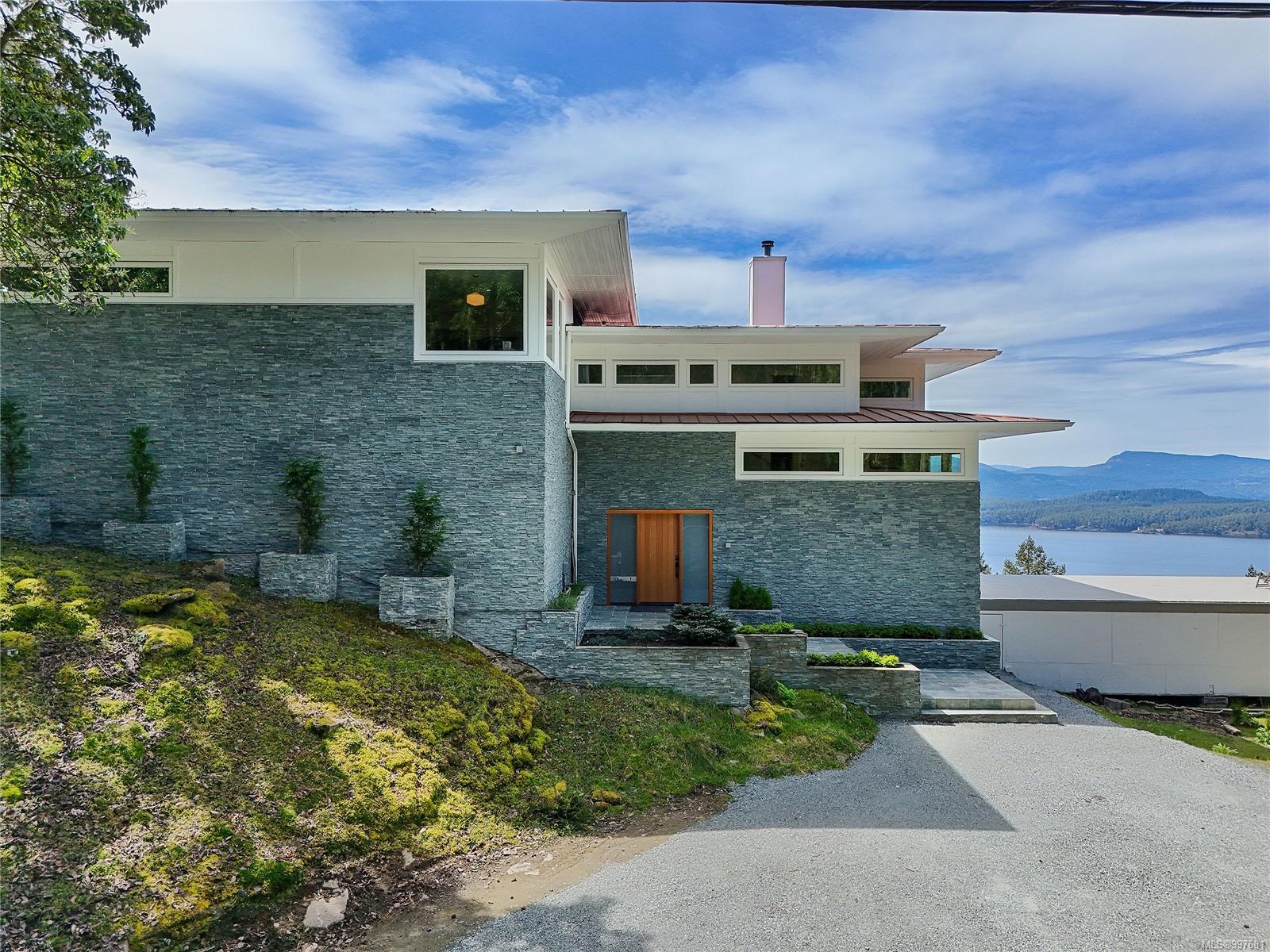 356 E West Rd, Mayne Island, BC V0N 2J2