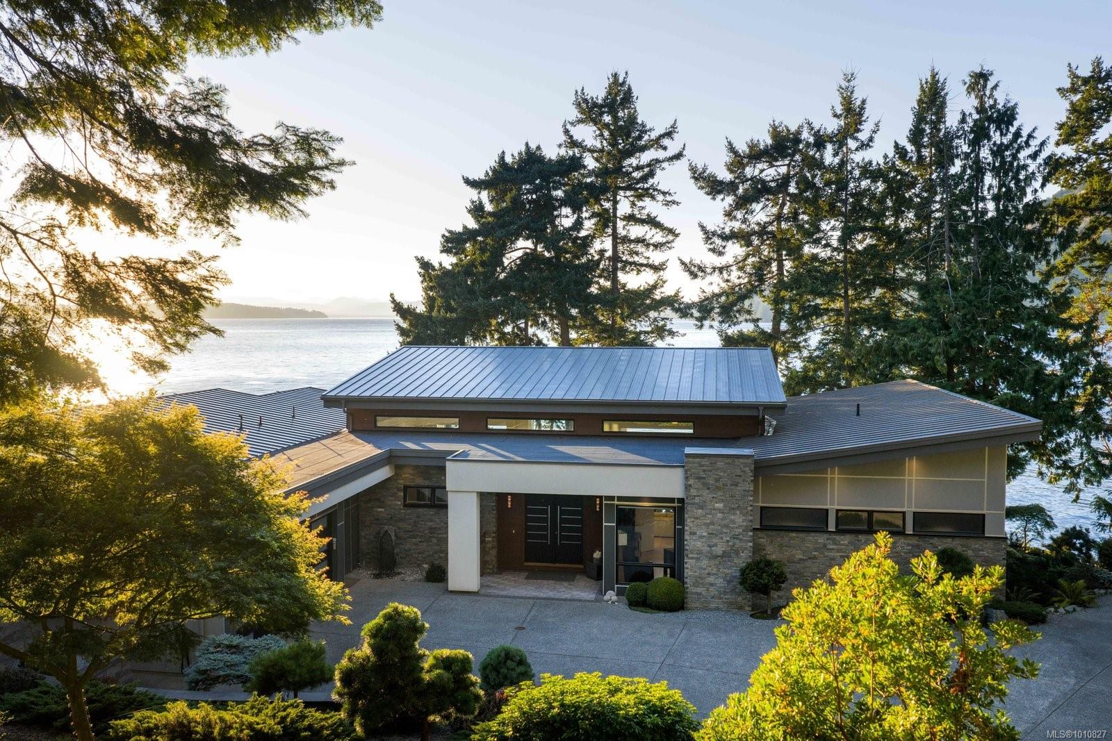 568 Lands End Rd, North Saanich, BC V8L 5K9
