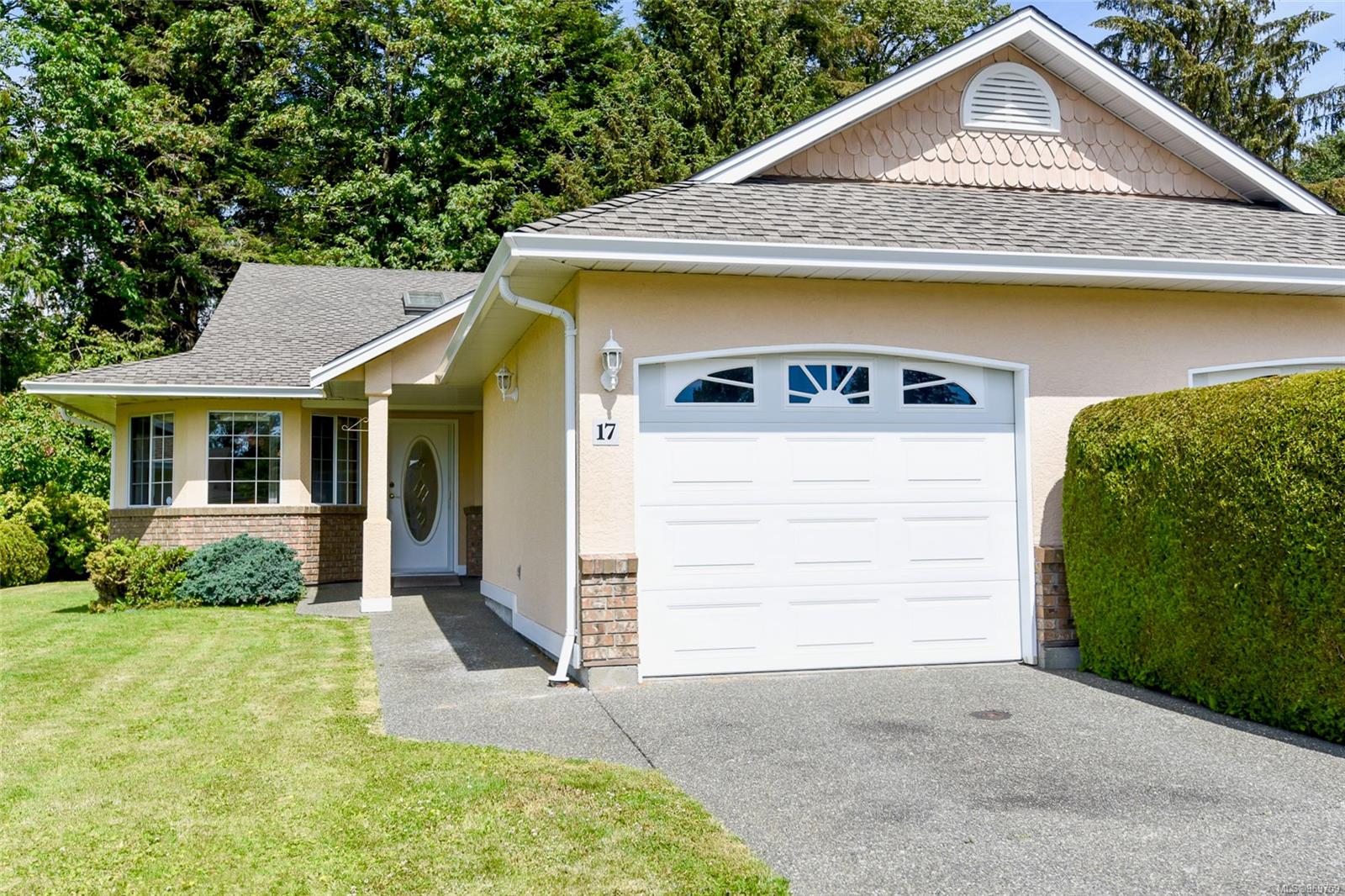 20 Anderton Ave Apt 17, Courtenay, BC V9N 2G8