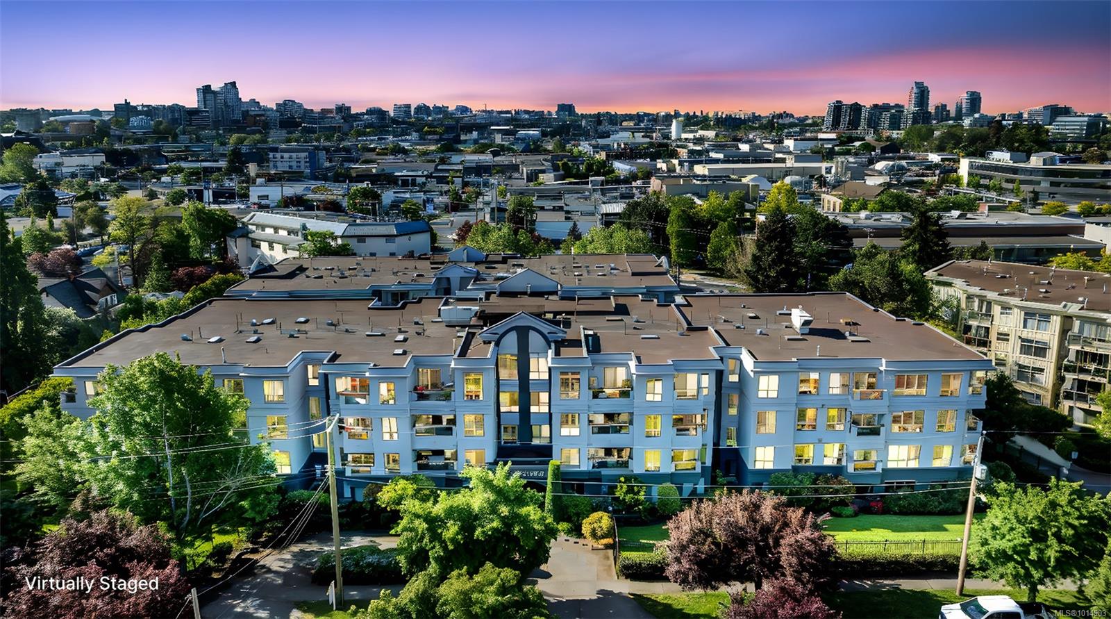 545 Manchester Rd Apt 104, Victoria, BC V8T 5H6