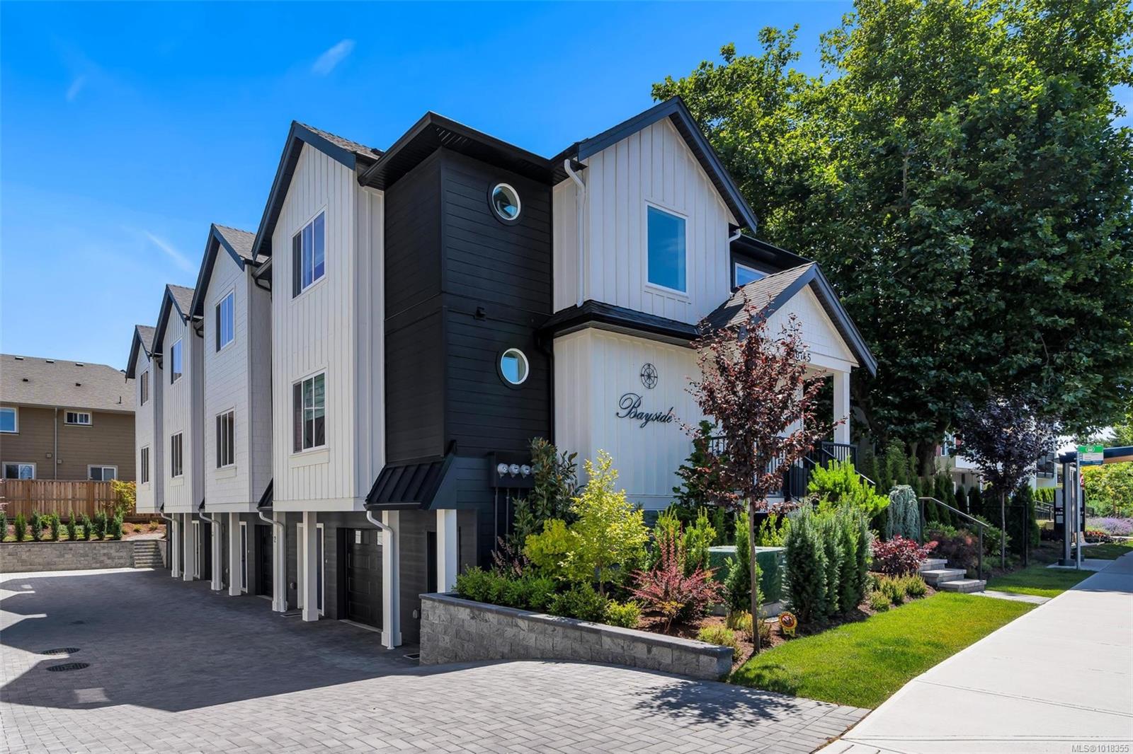 10145 Fifth St Apt 4, Sidney, BC V8L 2X8