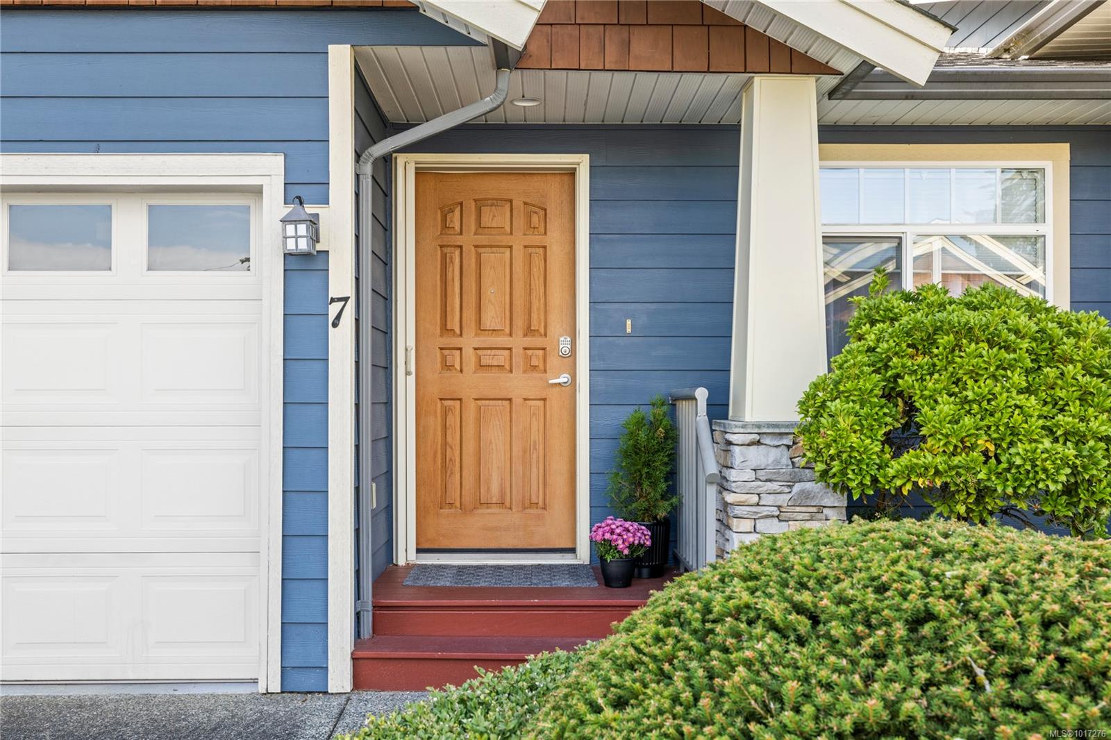332 Belaire St Apt 7, Ladysmith, BC V9G 1A7