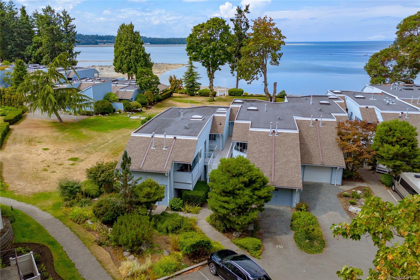 1600 Stroulger Rd Apt 610, Nanoose Bay, BC V9P 9B7