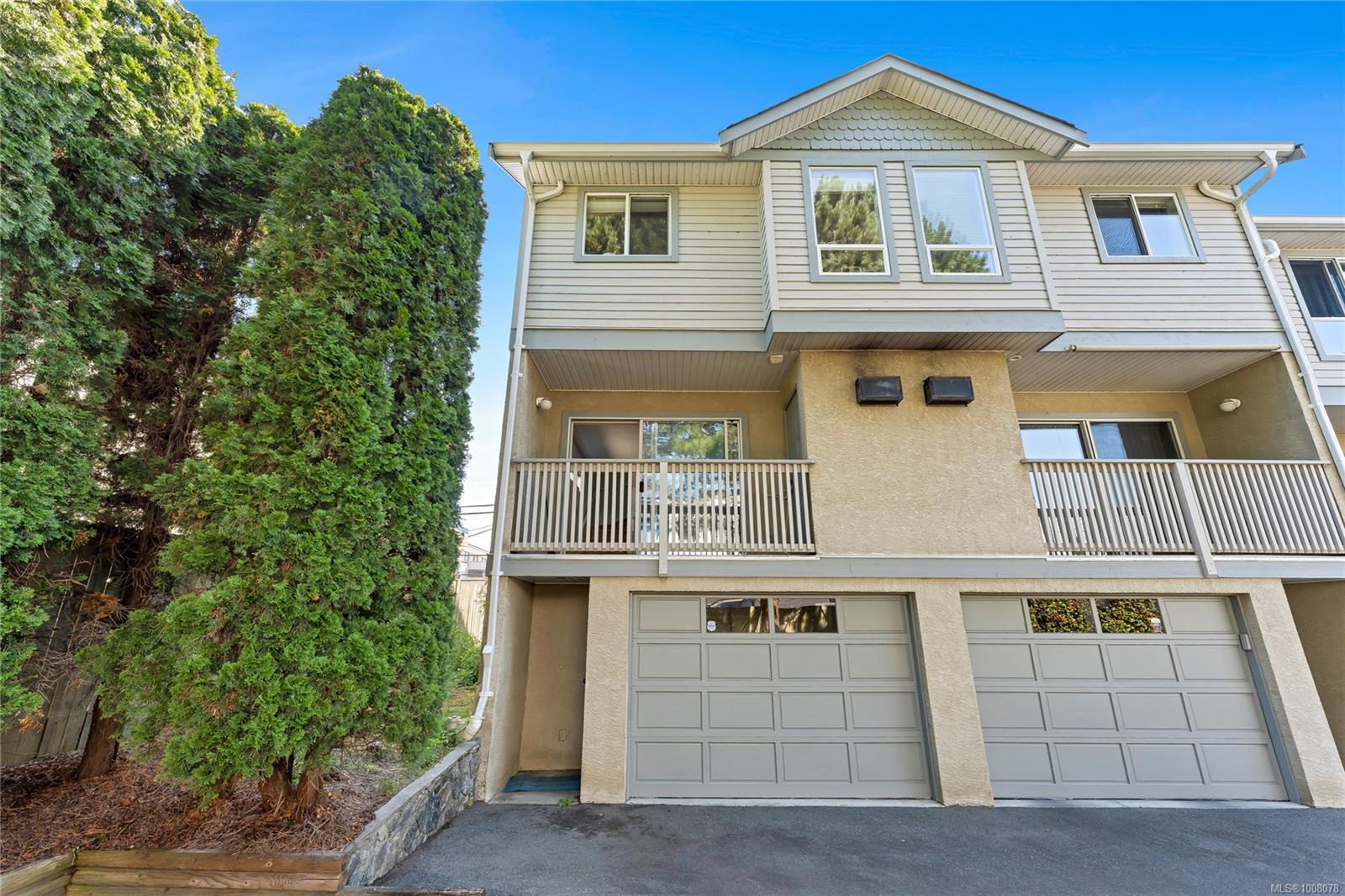 3014 Scott St, Victoria, BC V8R 4J8