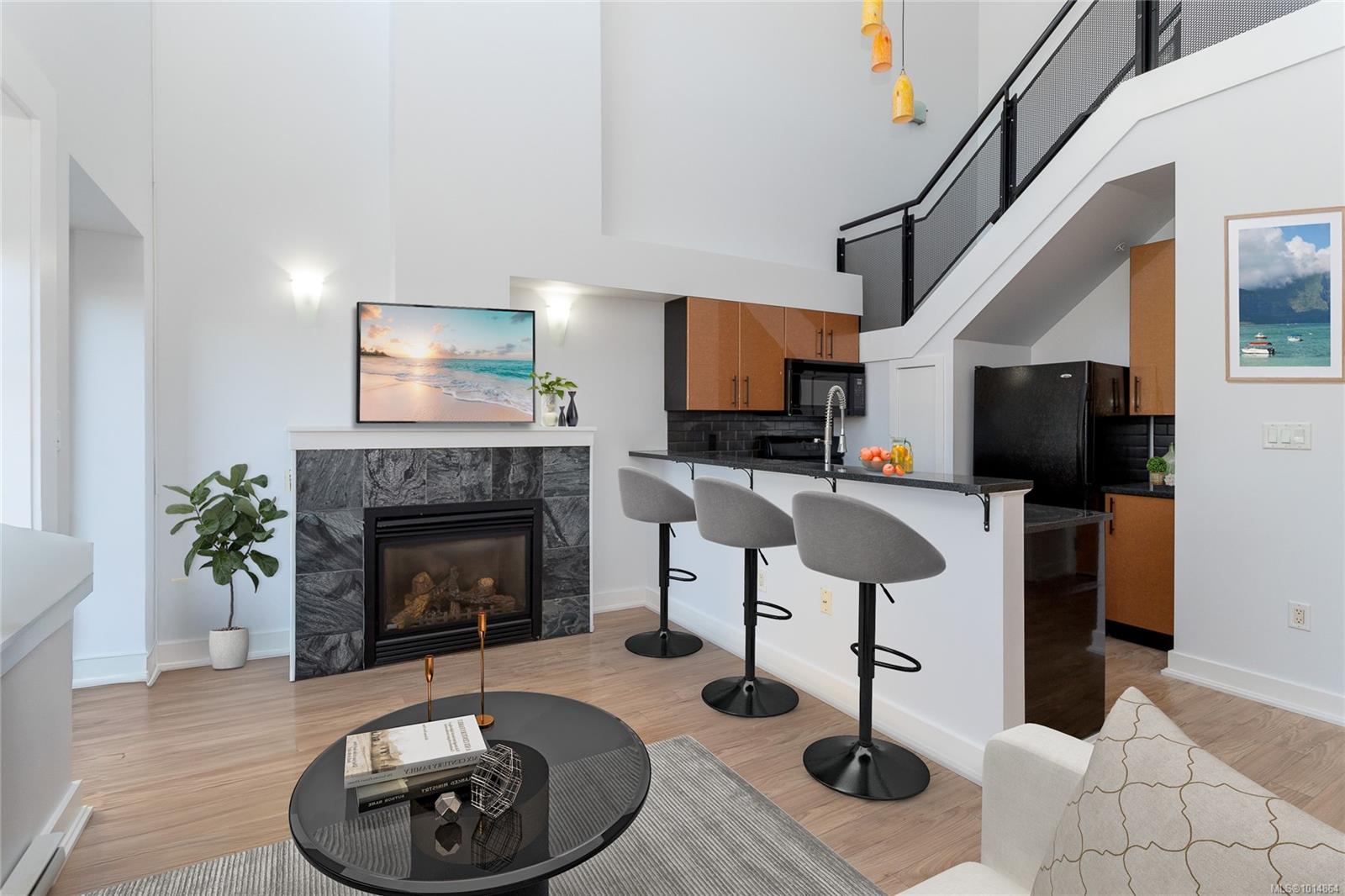 599 Pandora Ave Apt 323, Victoria, BC V8W 1N5