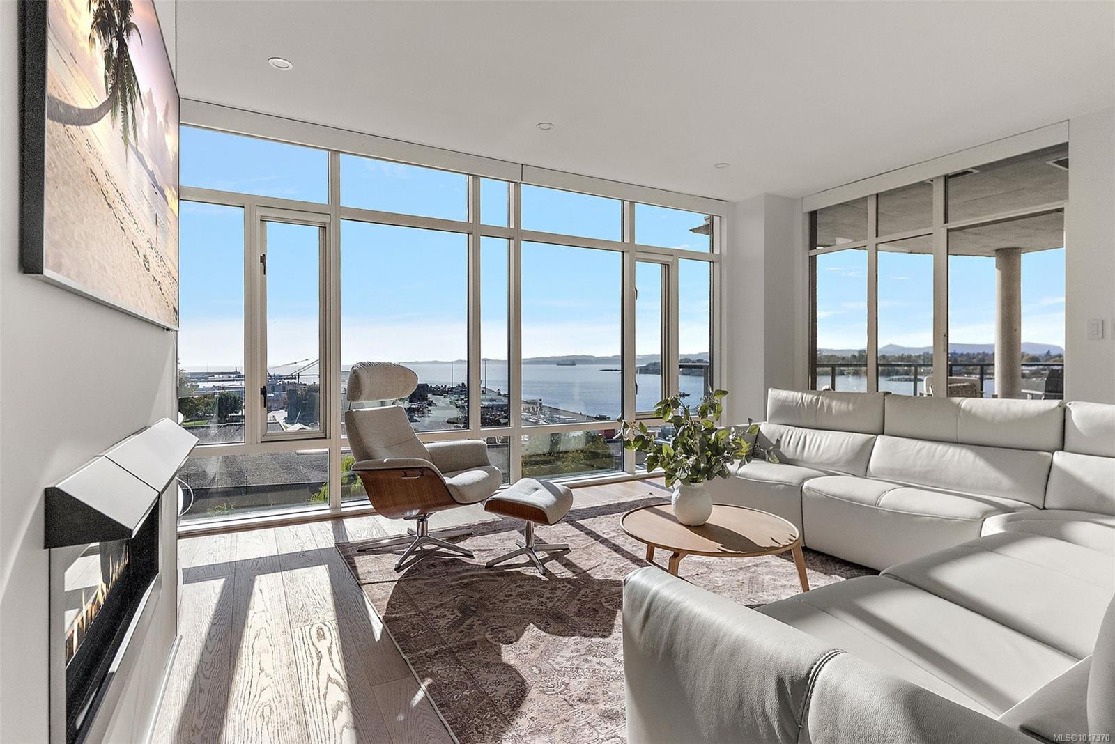 21 Dallas Rd Apt 631, Victoria, BC V8V 4Z9
