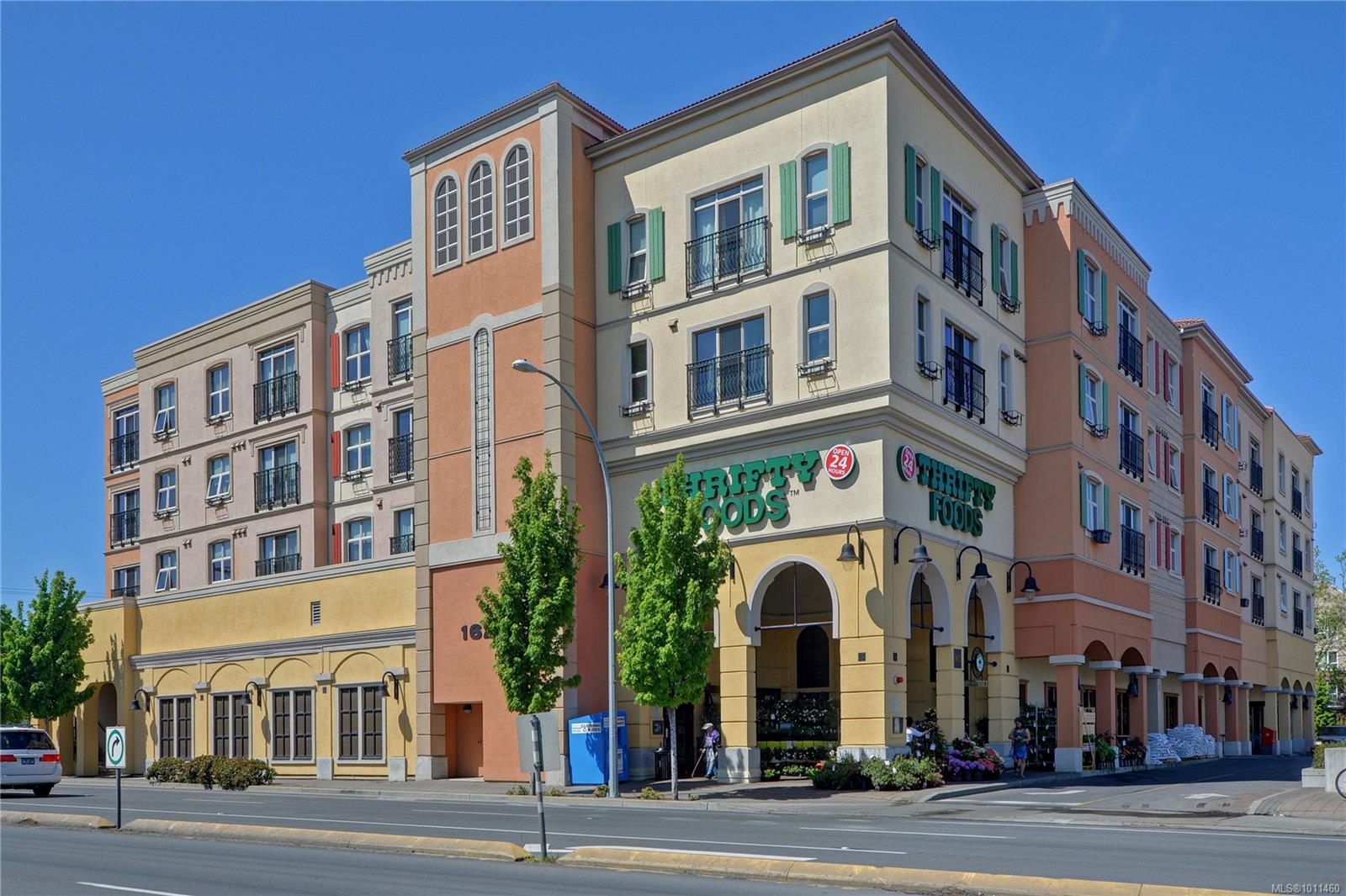 1620 Mckenzie Ave Apt 405, Saanich, BC V8N 0A2