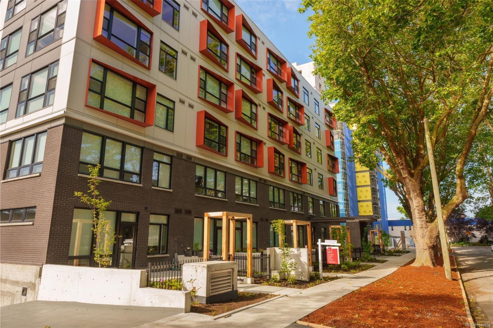 629 Speed Ave Apt 210, Victoria, BC V8Z 1A5