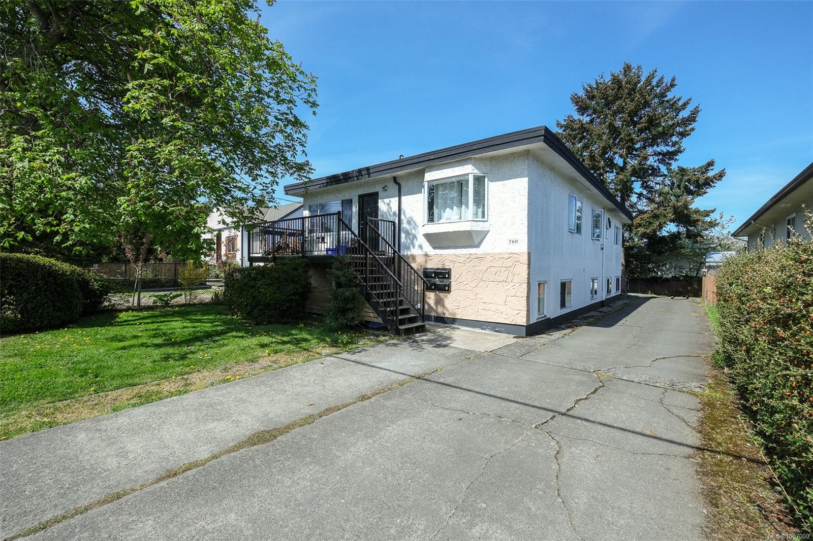 760 Wilson St, Victoria, BC V9A 3H5