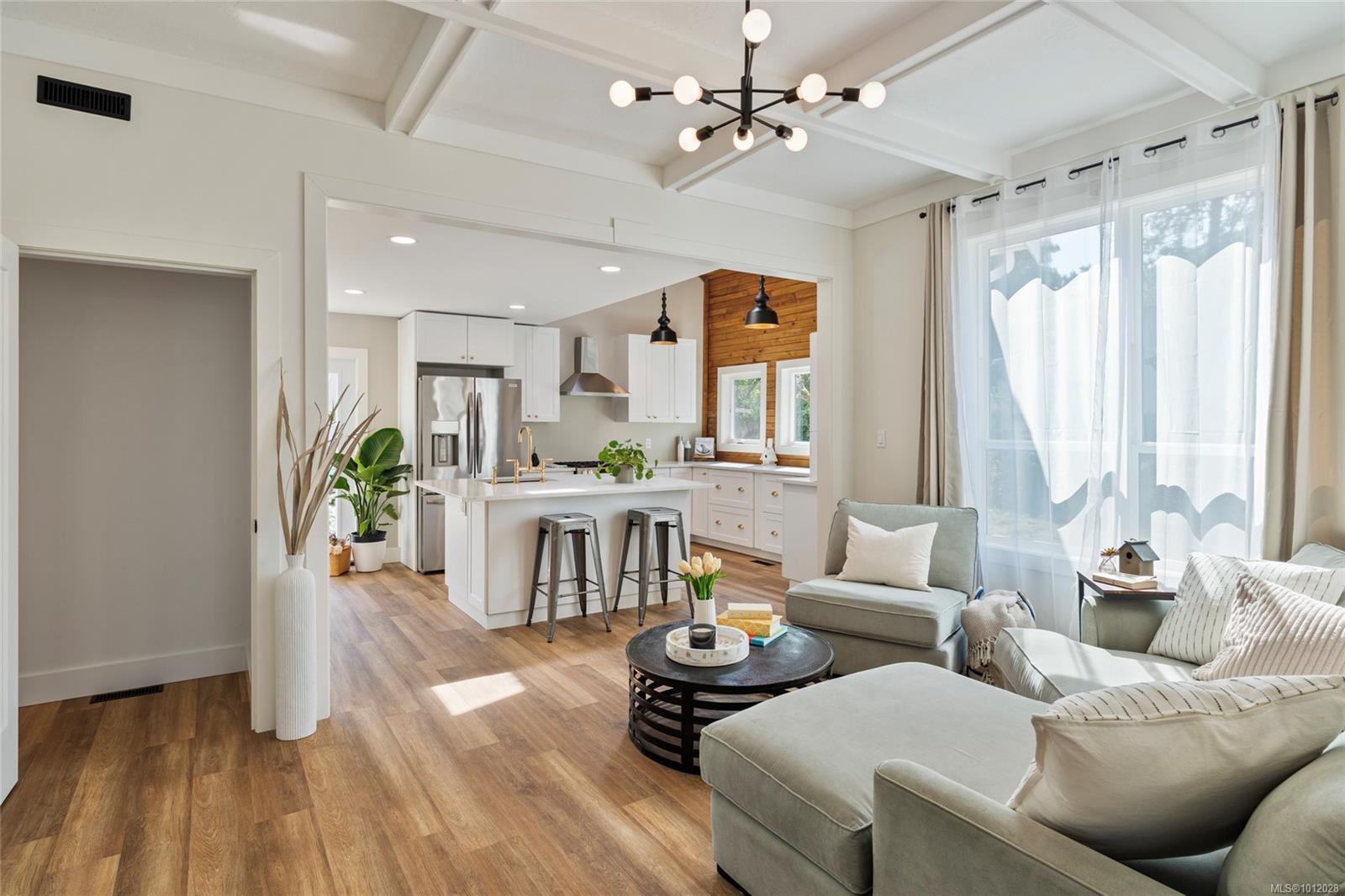 3223 Irma St, Saanich, BC V9Z 3R9