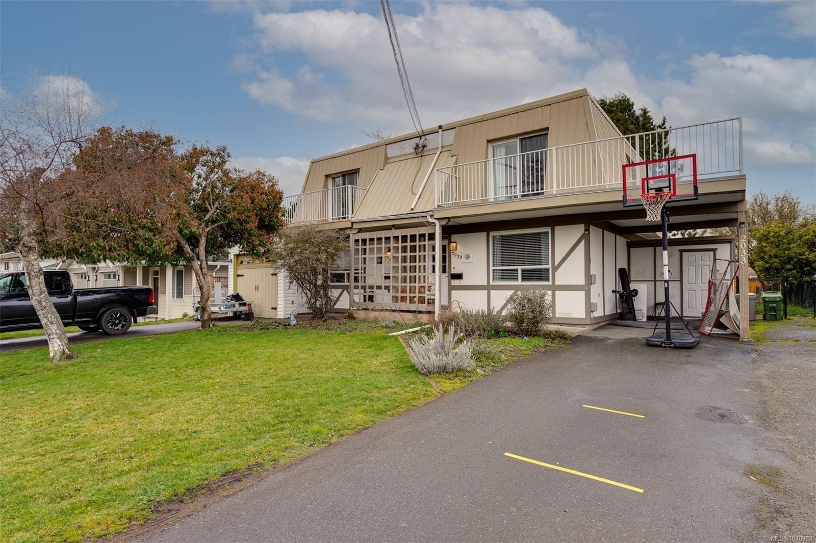 20312033 Melville Dr, Sidney, BC V8L 2N2