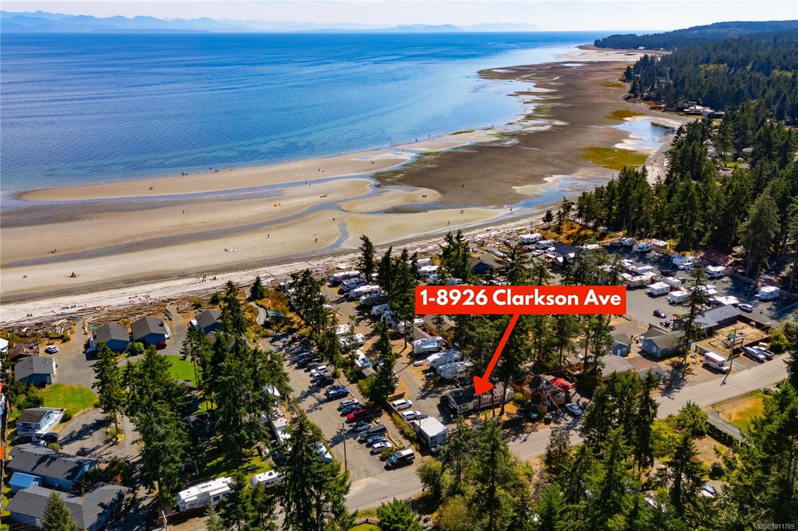 8926 Clarkson Ave Apt 1, Black Creek, BC V9J 1B1