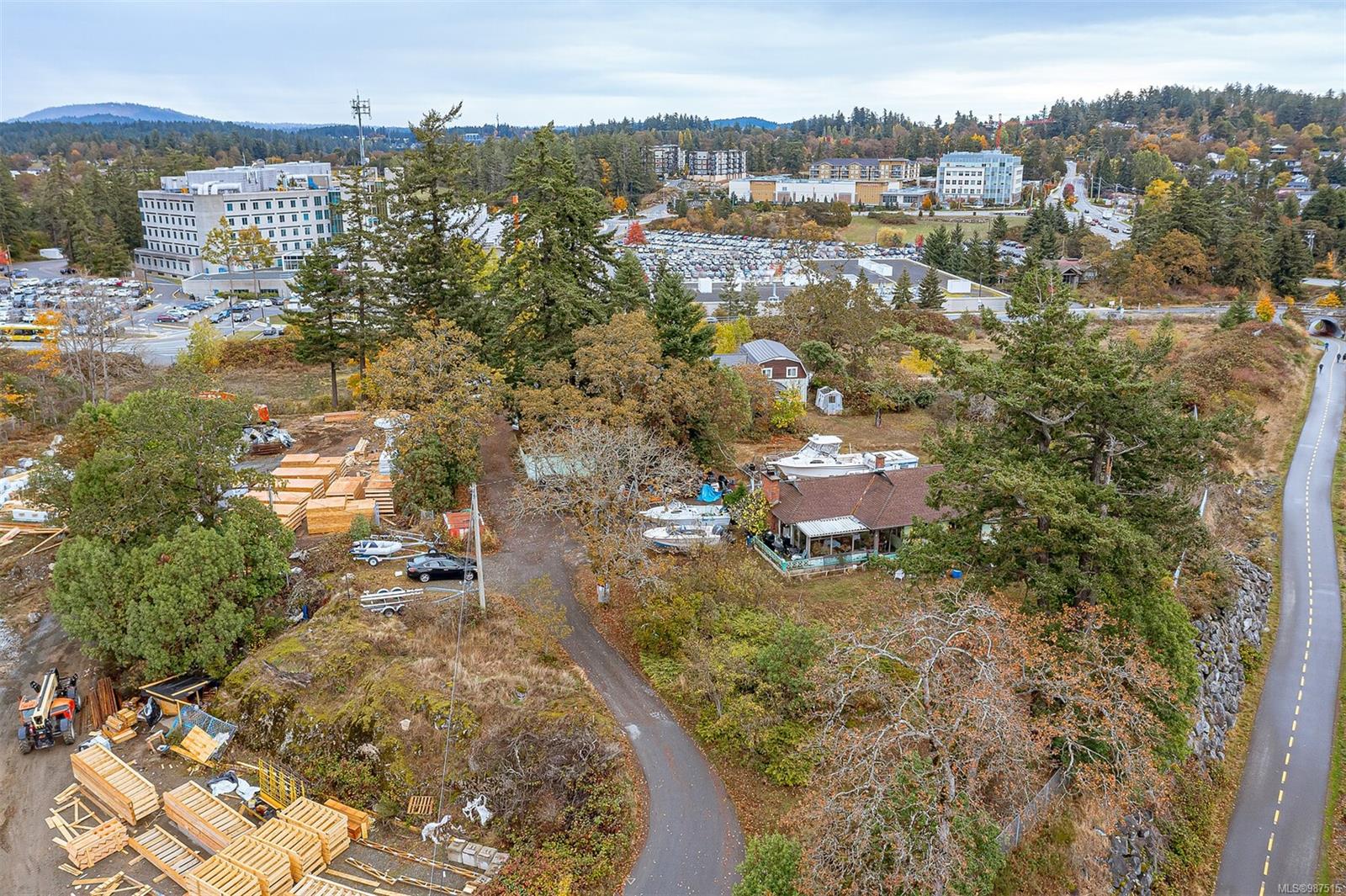 5 Erskine Ln, Victoria, BC V8Z 1R7