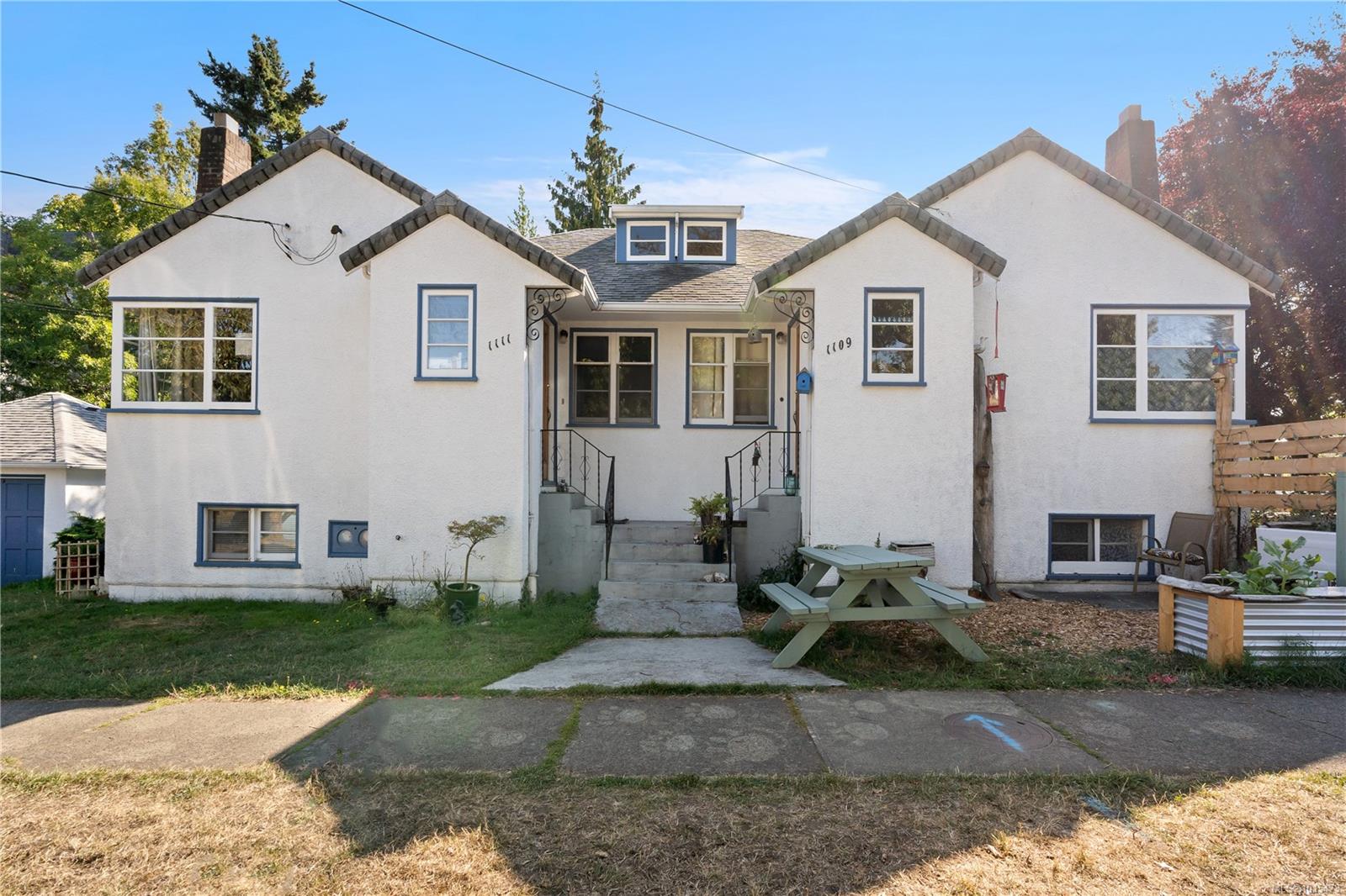 1109 Collinson St, Victoria, BC V8V 3C2