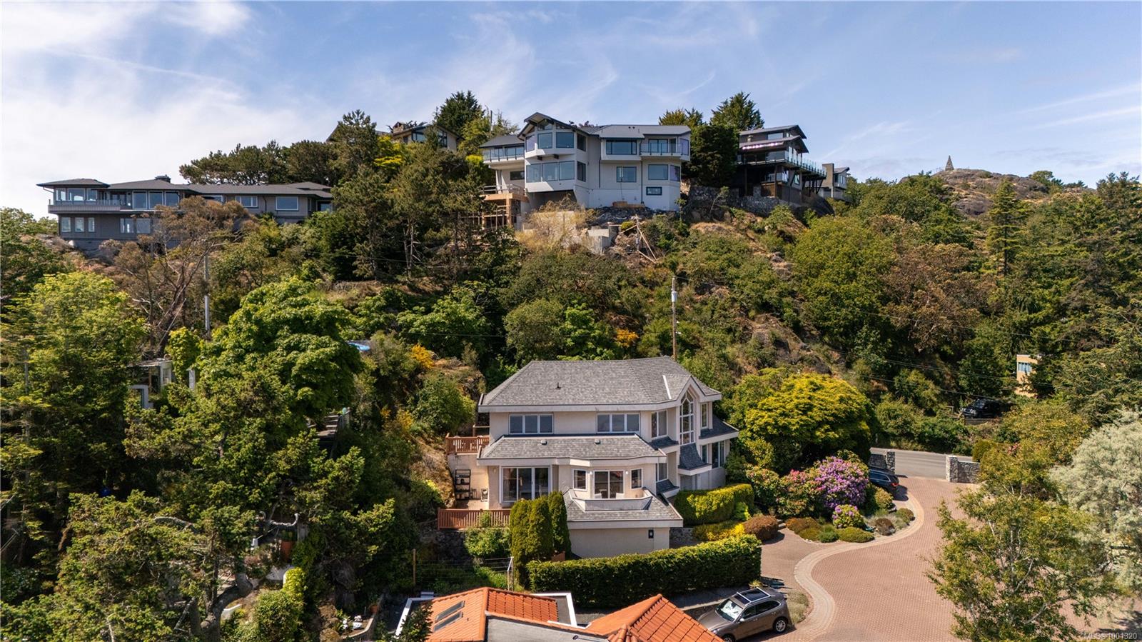 335 King George Ter, Oak Bay, BC V8S 2J8